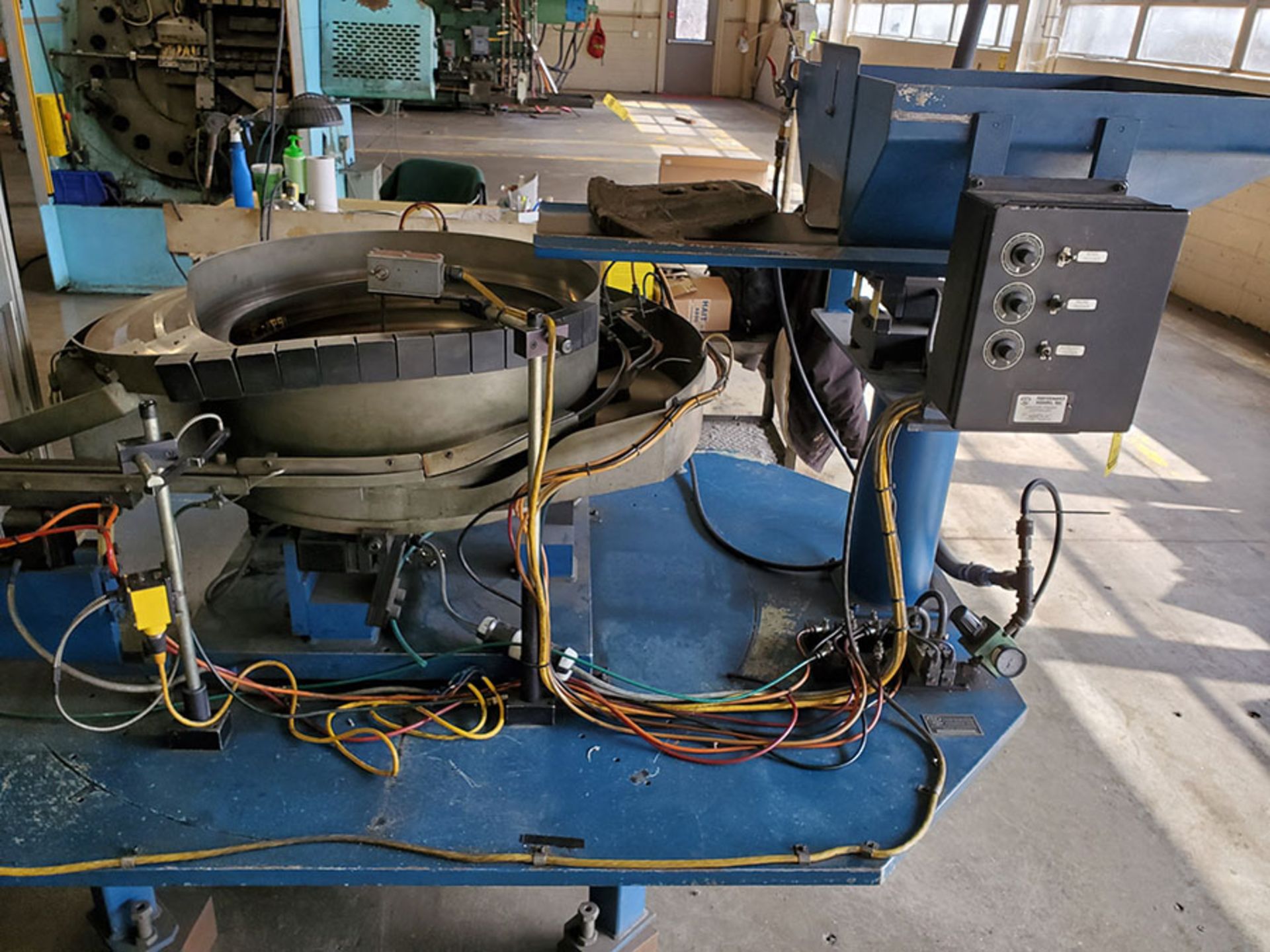 PERFORMANCE FEEDER; S/N P-296234, VIBRATORY FEEDER CONTROLLER BOWL FEEDER - Image 2 of 6