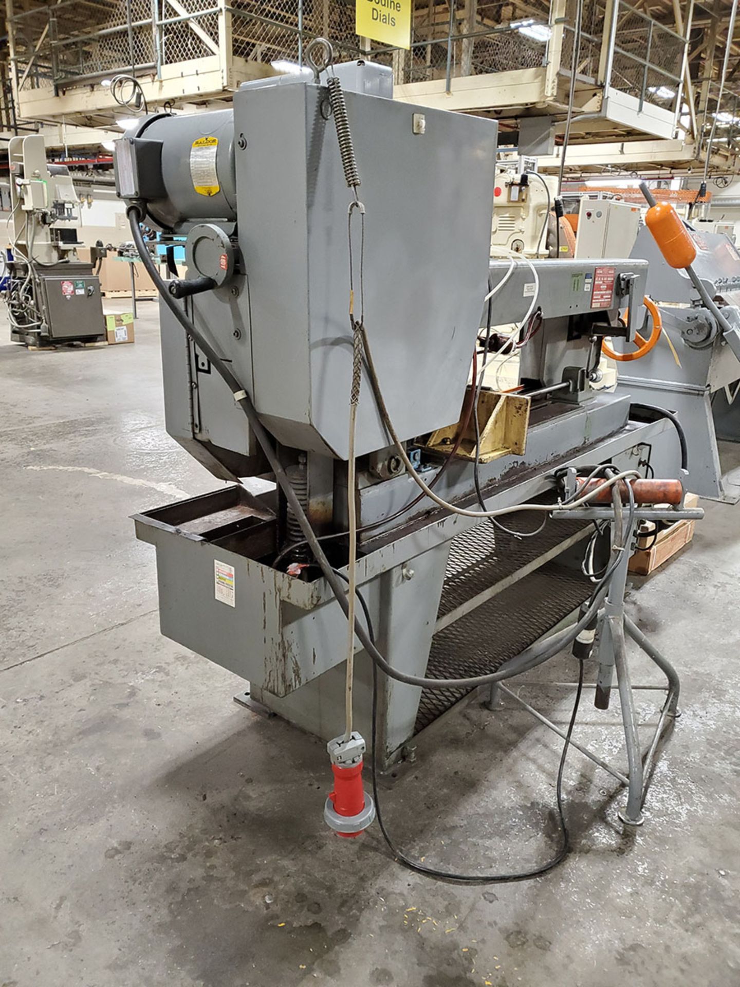 DO-ALL MODEL C-916 BANDSAW METAL CUTTING; MODEL C-915, S/N 438-882018, 3-PHASE, 3.0 NORMAL AMPS, - Image 9 of 9