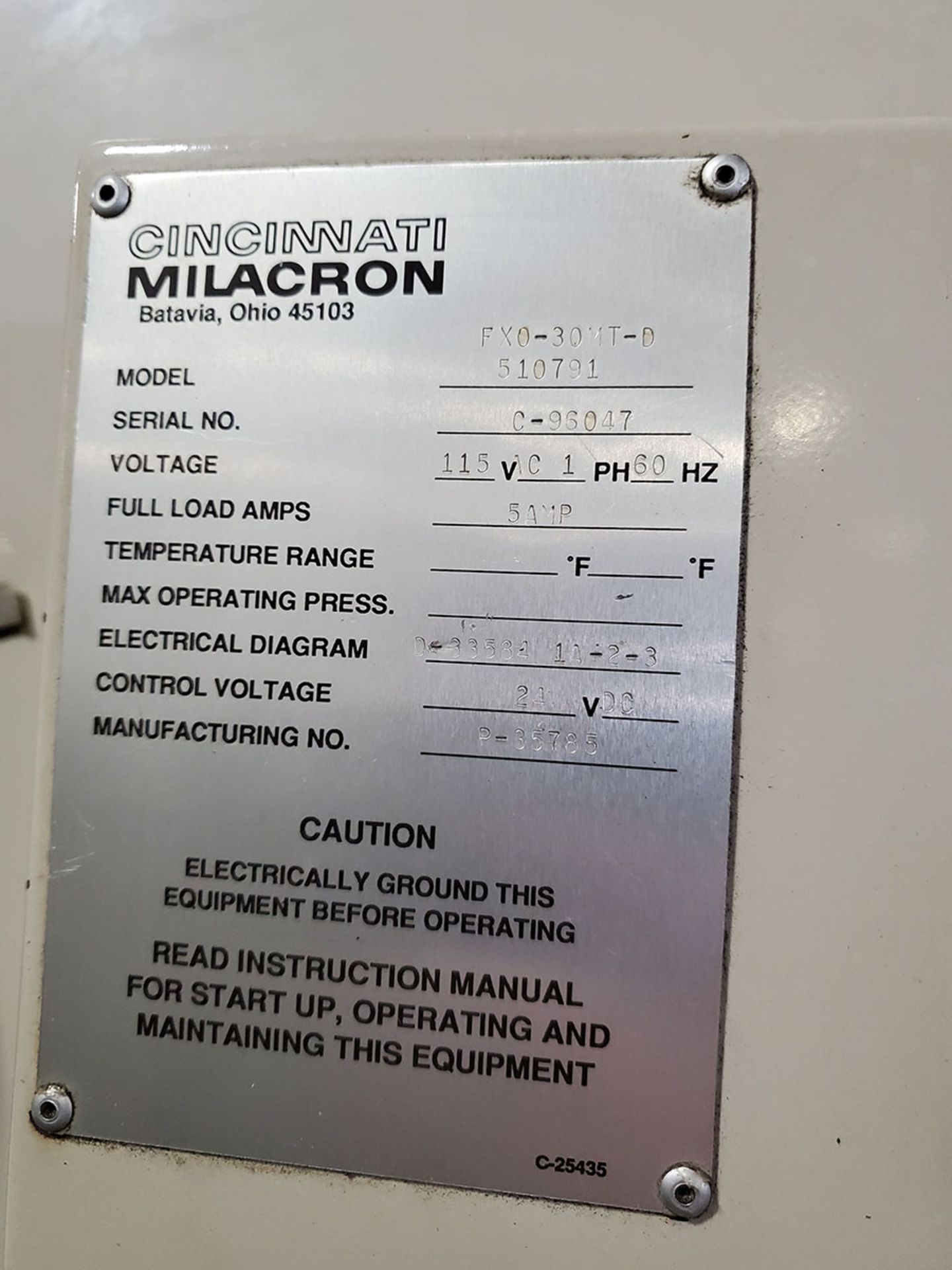 1994 CINCINNATI MILACRON 300-TON PLASTIC INJECTION MOLDING MACHINE; MODEL VH-300-21, S/N - Image 17 of 22