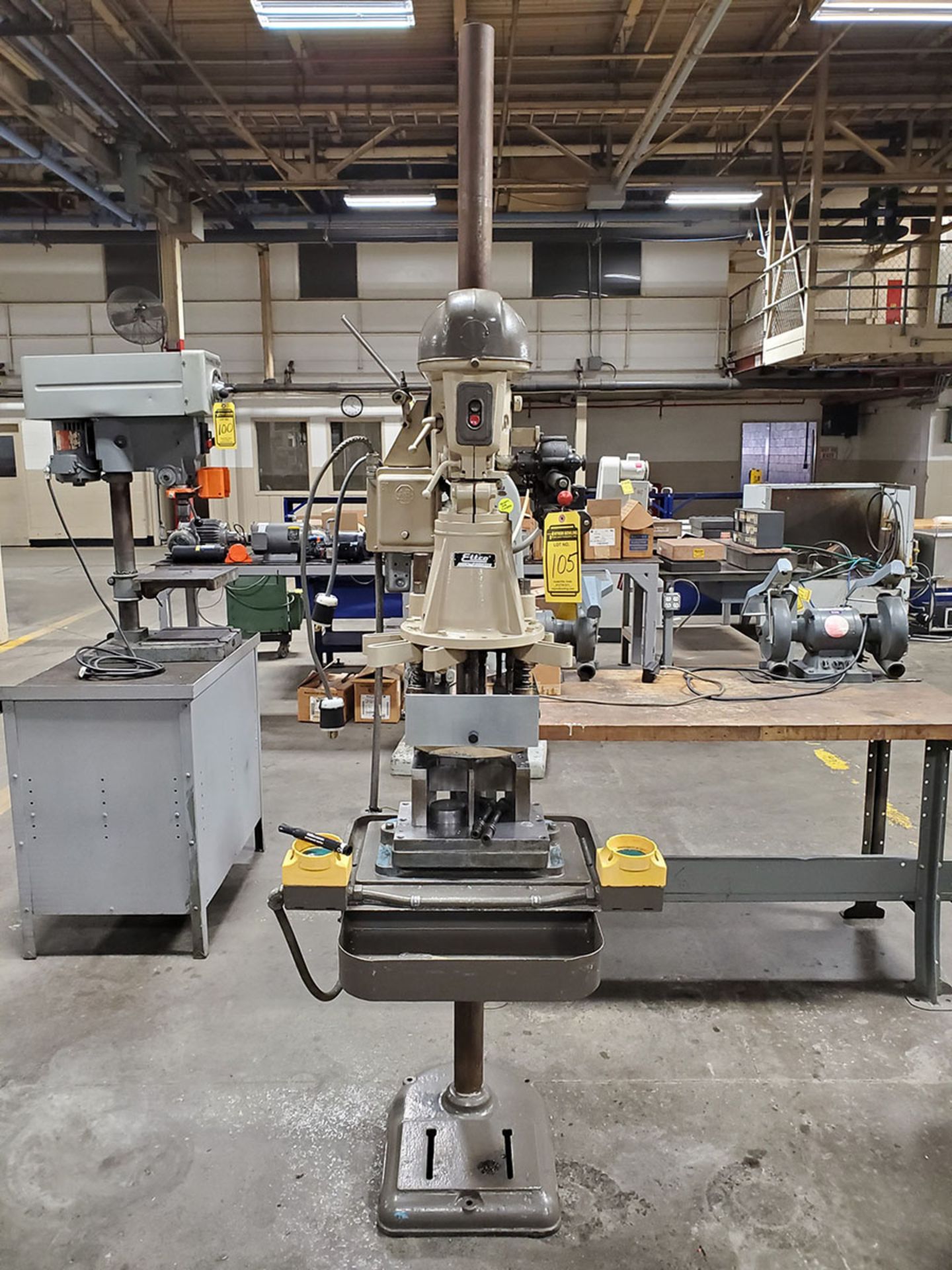 ETTCO MULTI-SCREW MACHINE; MODEL 2106, S/N 873, WITH A SCHRADER BELLOWS POWER FEEDER