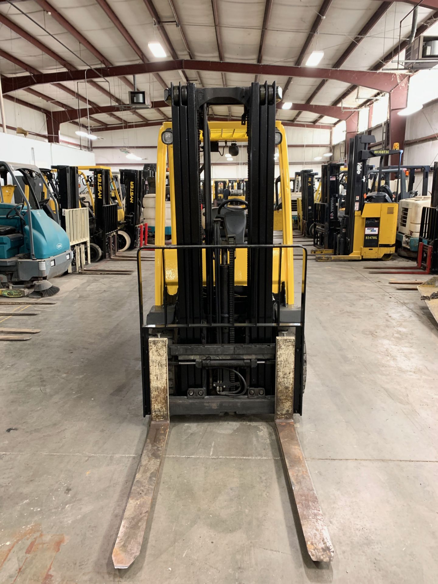 *LOCATED OHIO* 2007 HYSTER 6,000-LB CAP FORKLIFT, MOD: H60FT, LP, PNEUMATIC TIRE, 3-STAGE, SIDESHIFT - Image 2 of 10