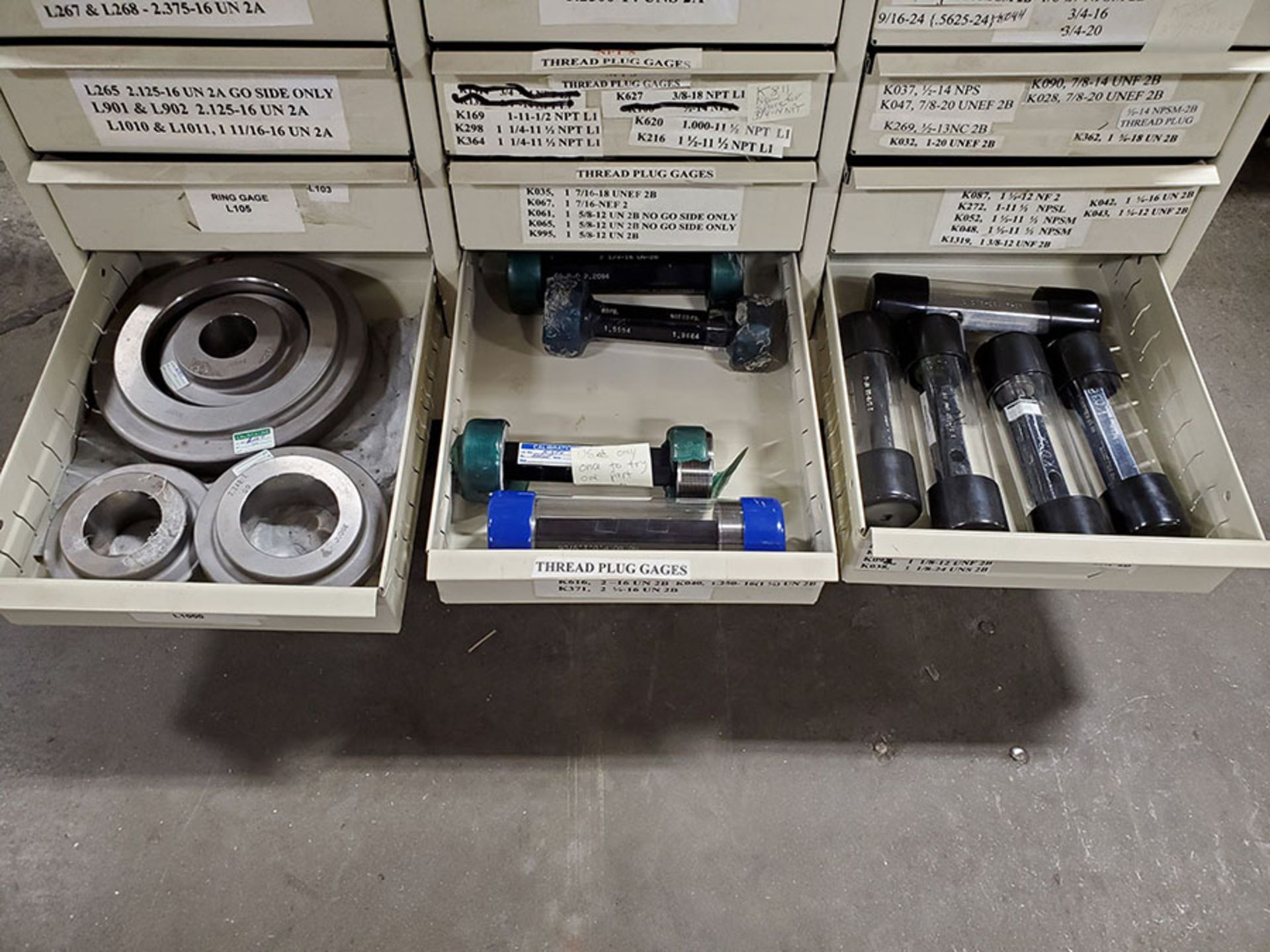 CABINET WITH ASSORTED THREAD RING GAGE & THREAD PLUG GAGE - Image 21 of 21