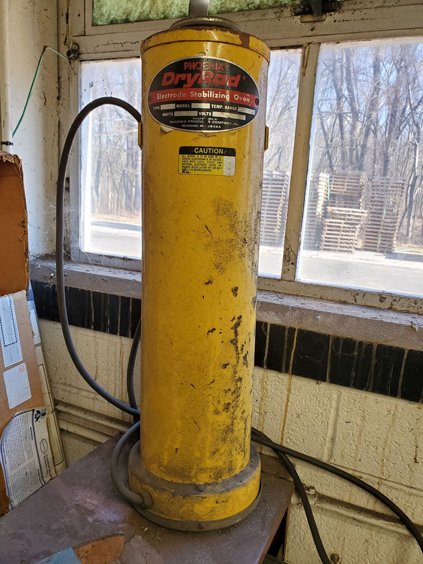 SKID OF ASSORTED WELDING SUPPLIES; WIRE, GLOVES, PLUG, BLANKET TIPS, ACETYLENE 2-CYLINDER CART - Image 13 of 14