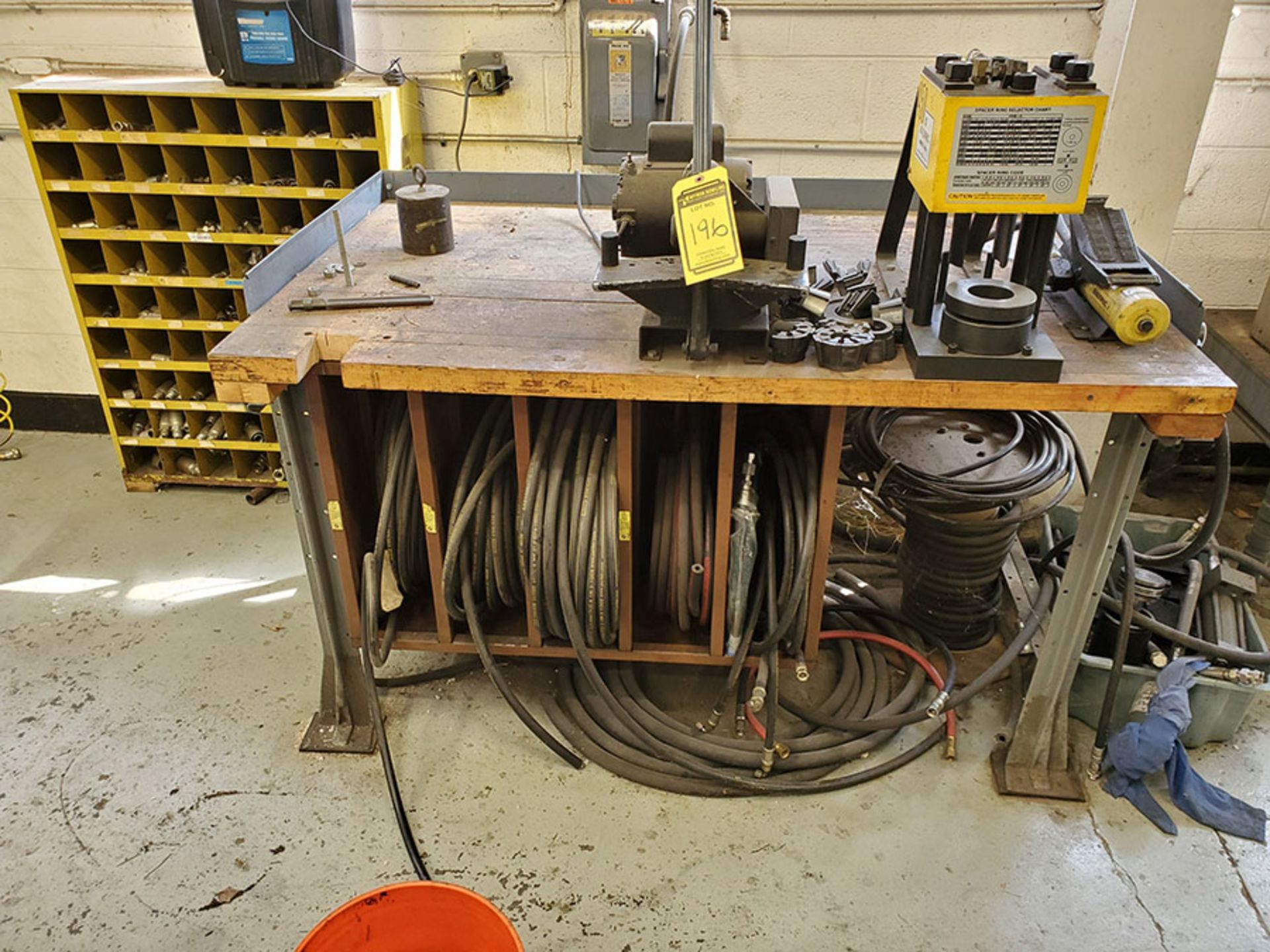 COLLOCRIMP I HYDRAULIC HOSE CRIMPER MODEL T-400 WITH CUT SAW, DIES AND CRIMPERS WITH HOSES,