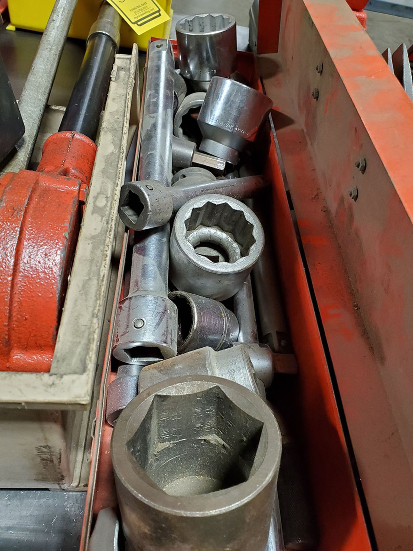LOT OF SOCKETS, DRIVES, OVERSIZE SOCKETS, AND LOWELL WRENCH - Image 5 of 7