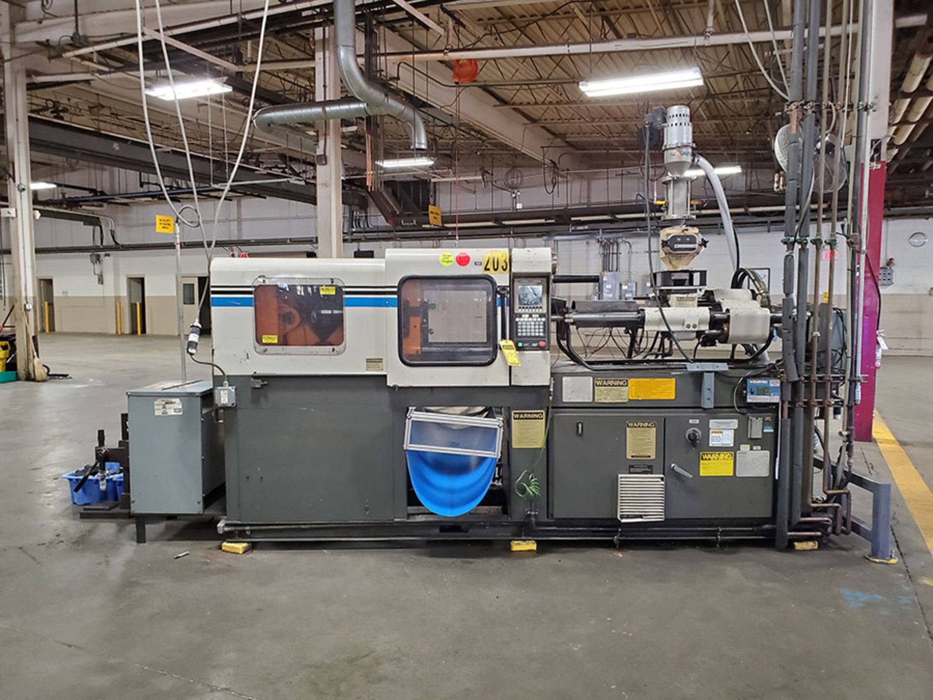 1995 CINCINNATI MILACRON 55-TON PLASTIC INJECTION MOLDING MACHINE; MODEL VSX-55-2-97, S/N