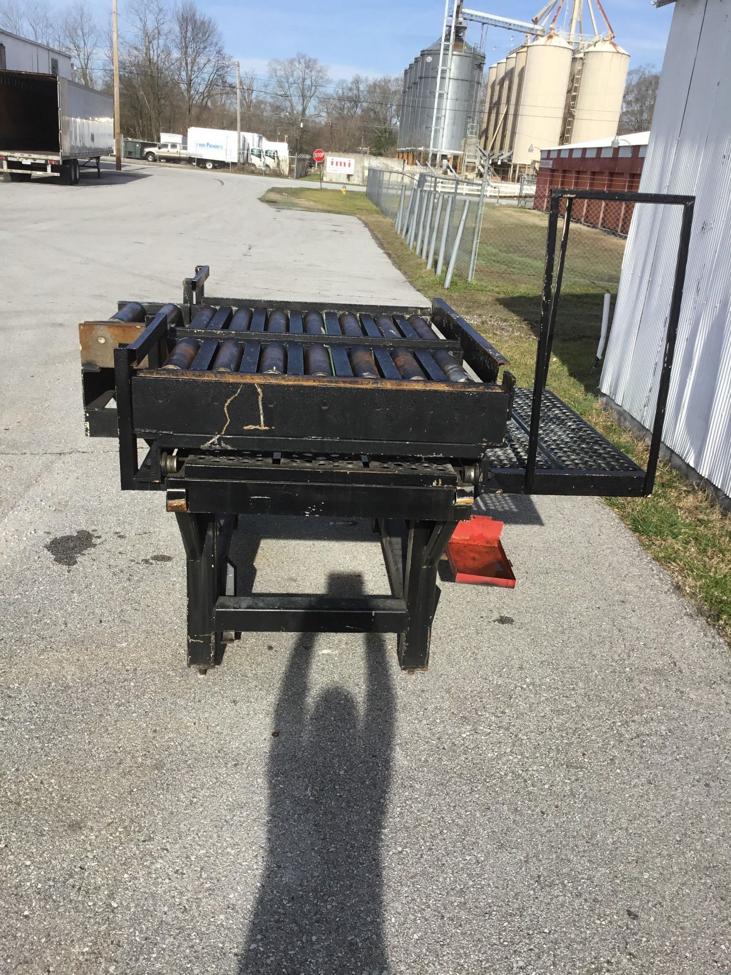 *LOCATED TULLAHOMA, TN* Adjustable Die-Changing Conveyor Table, Dimensions: 80" L x 100" W x 69" H - Image 7 of 8