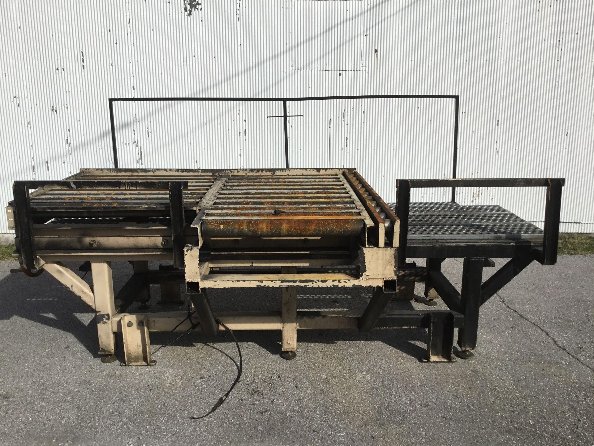 *LOCATED TULLAHOMA, TN* Adjustable Die-Changing Conveyor Table, Dimensions: 84" L x 147" W x 65.5" H