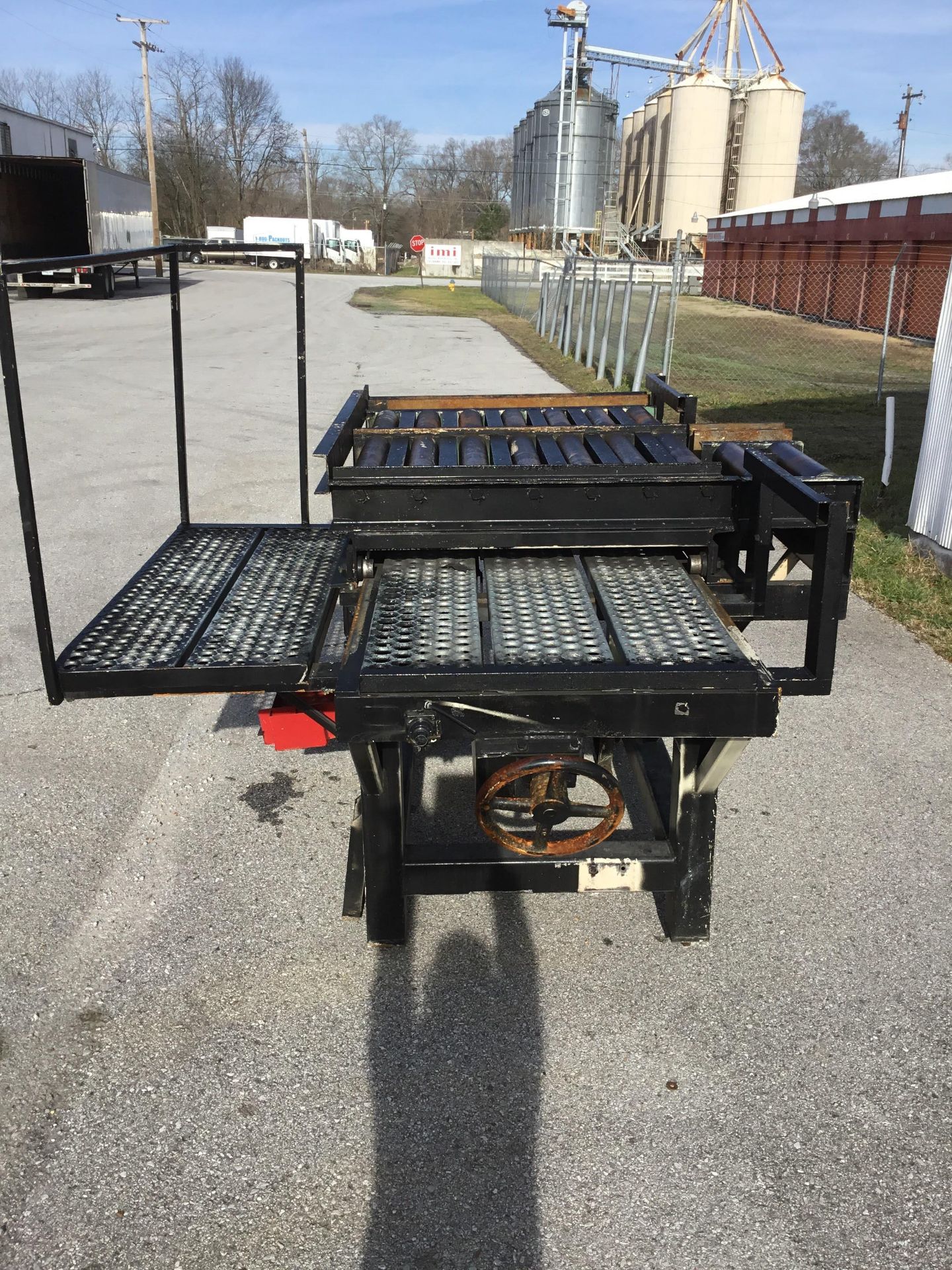 *LOCATED TULLAHOMA, TN* Adjustable Die-Changing Conveyor Table, Dimensions: 80" L x 100" W x 69" H - Image 3 of 8