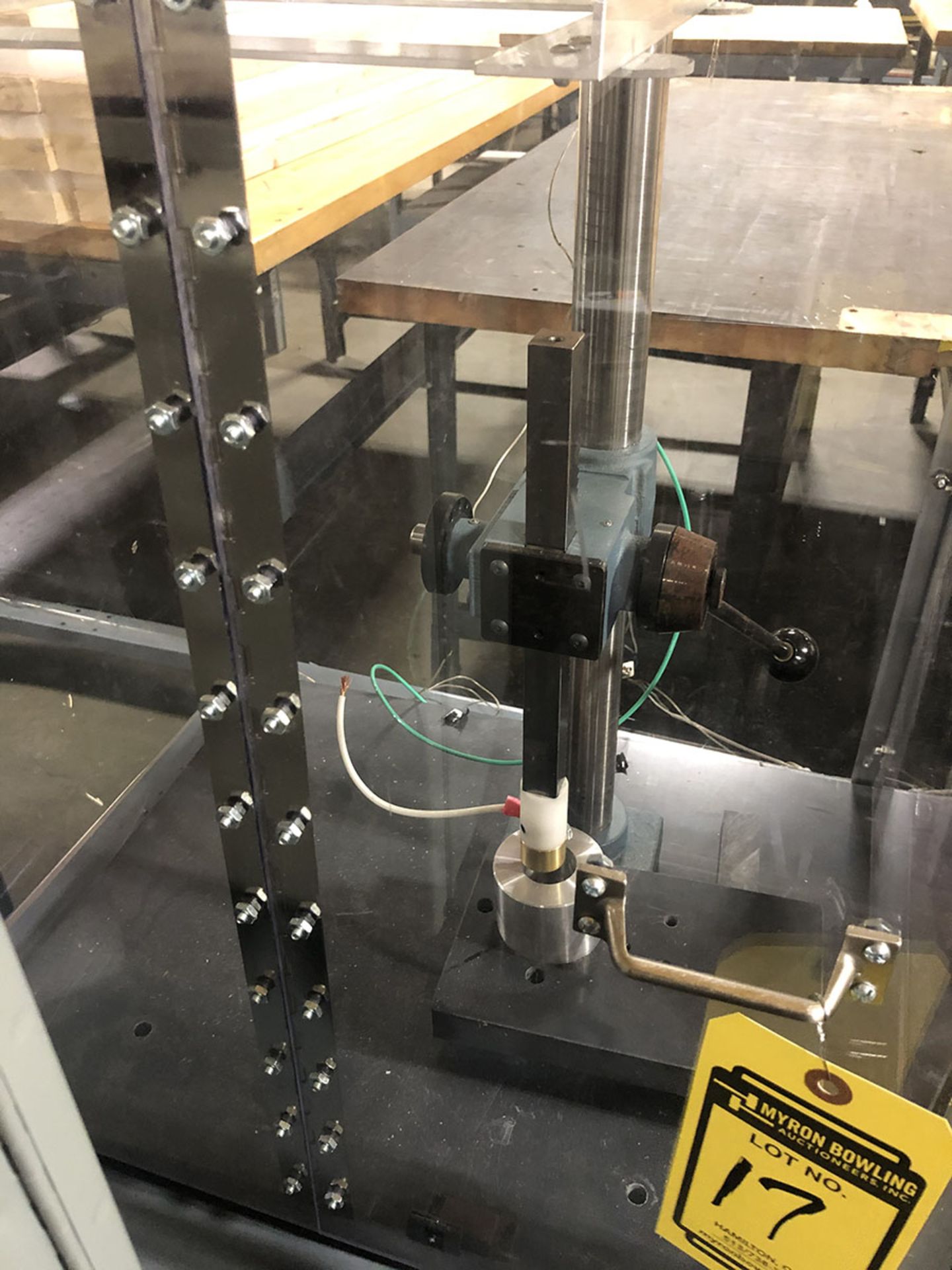 MANDREL SLEEVE PRESS IN PLASTIC ENCLOSED CASE