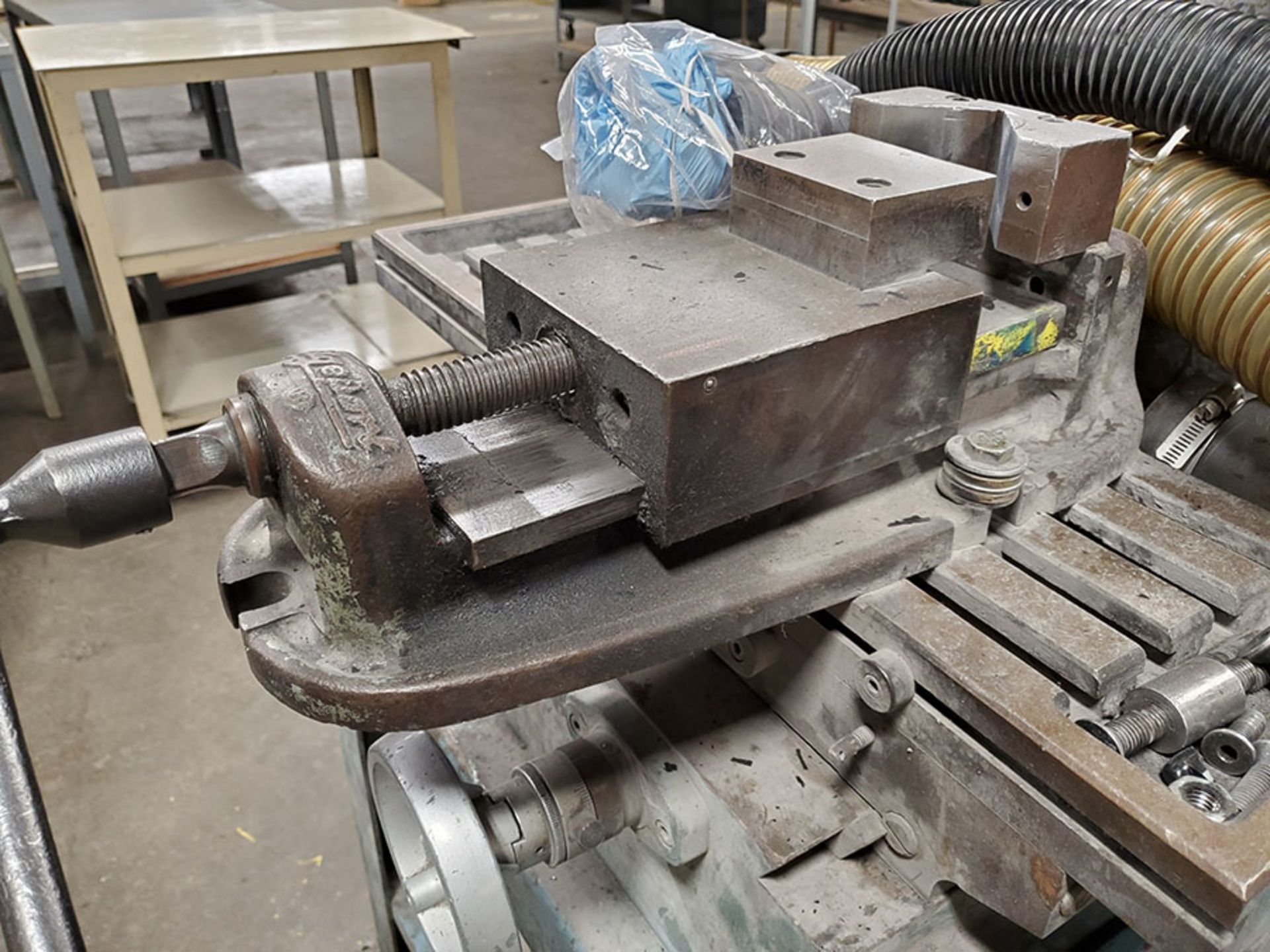 MSC MILLING AND DRILLING MACHINE; MODEL 954201, S/N 9991, MOUNTED ON TABLE WITH BRIDGEPORT VISE - Image 5 of 7