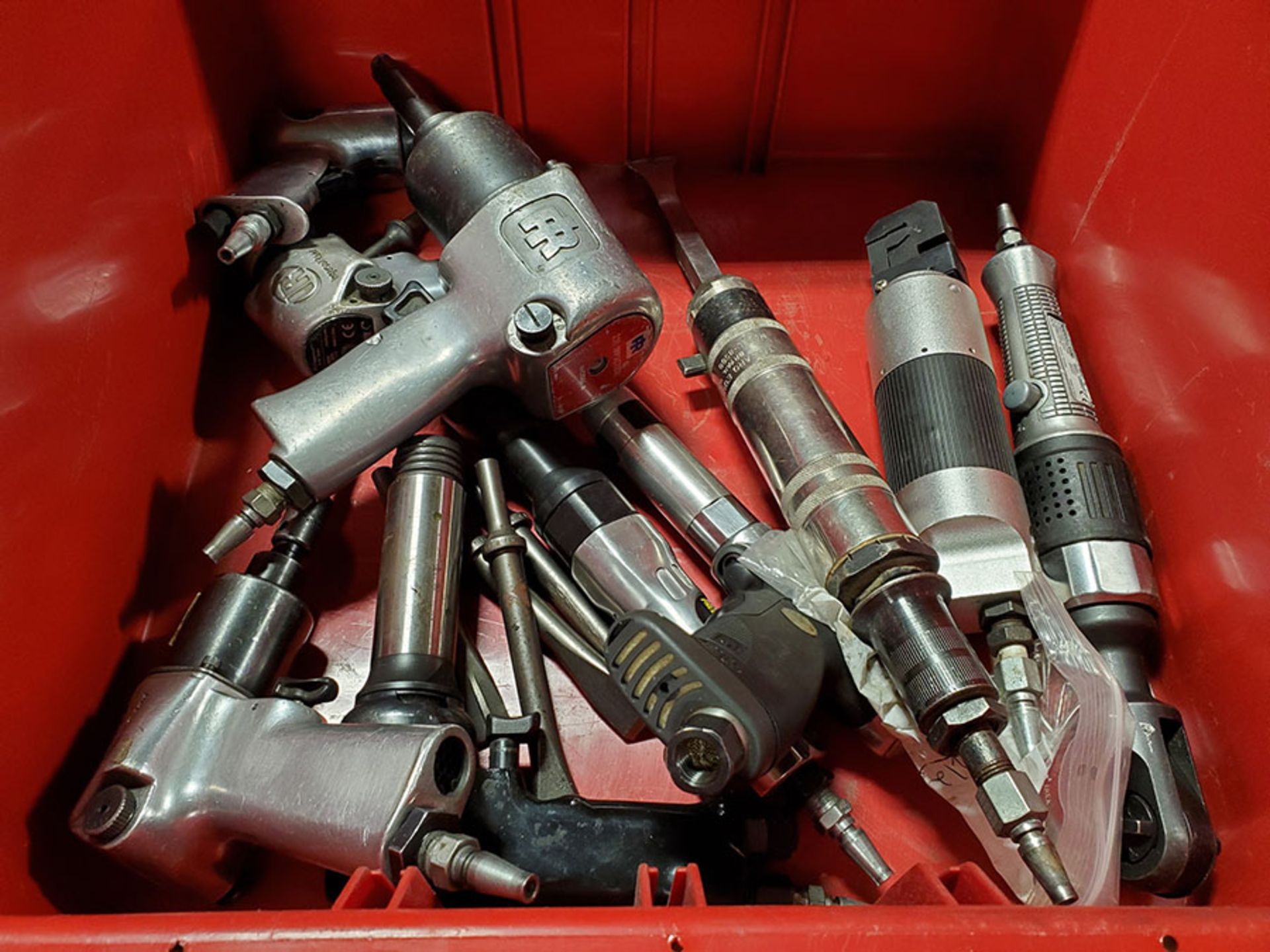 LOT OF ASSORTED INGERSOLL RAND & CENTRAL PNEUMATIC TOOLS - Image 7 of 7