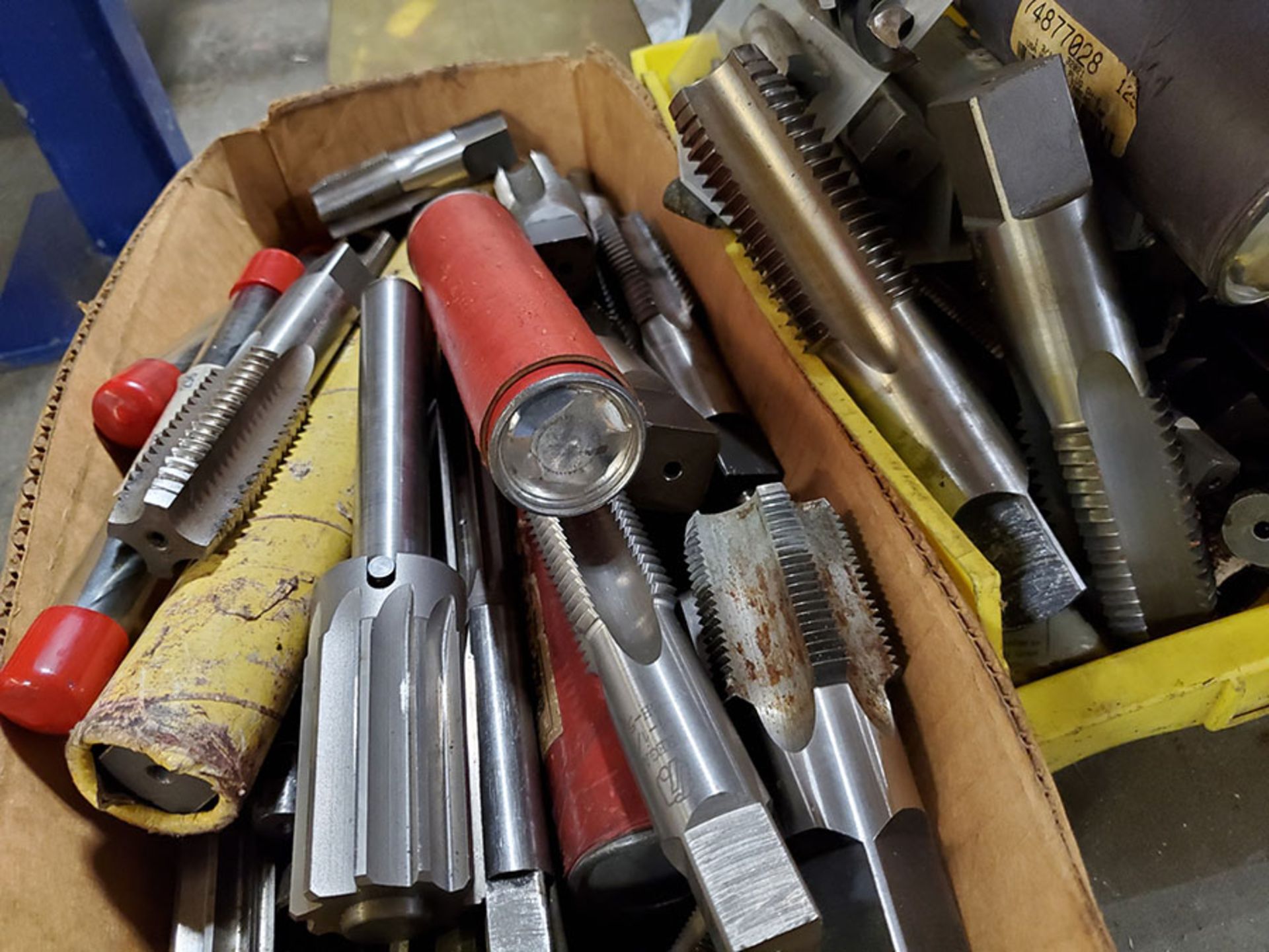 LOT OF ASSORTED TAPS, REAMERS, AND DRILL BITS - Image 7 of 9