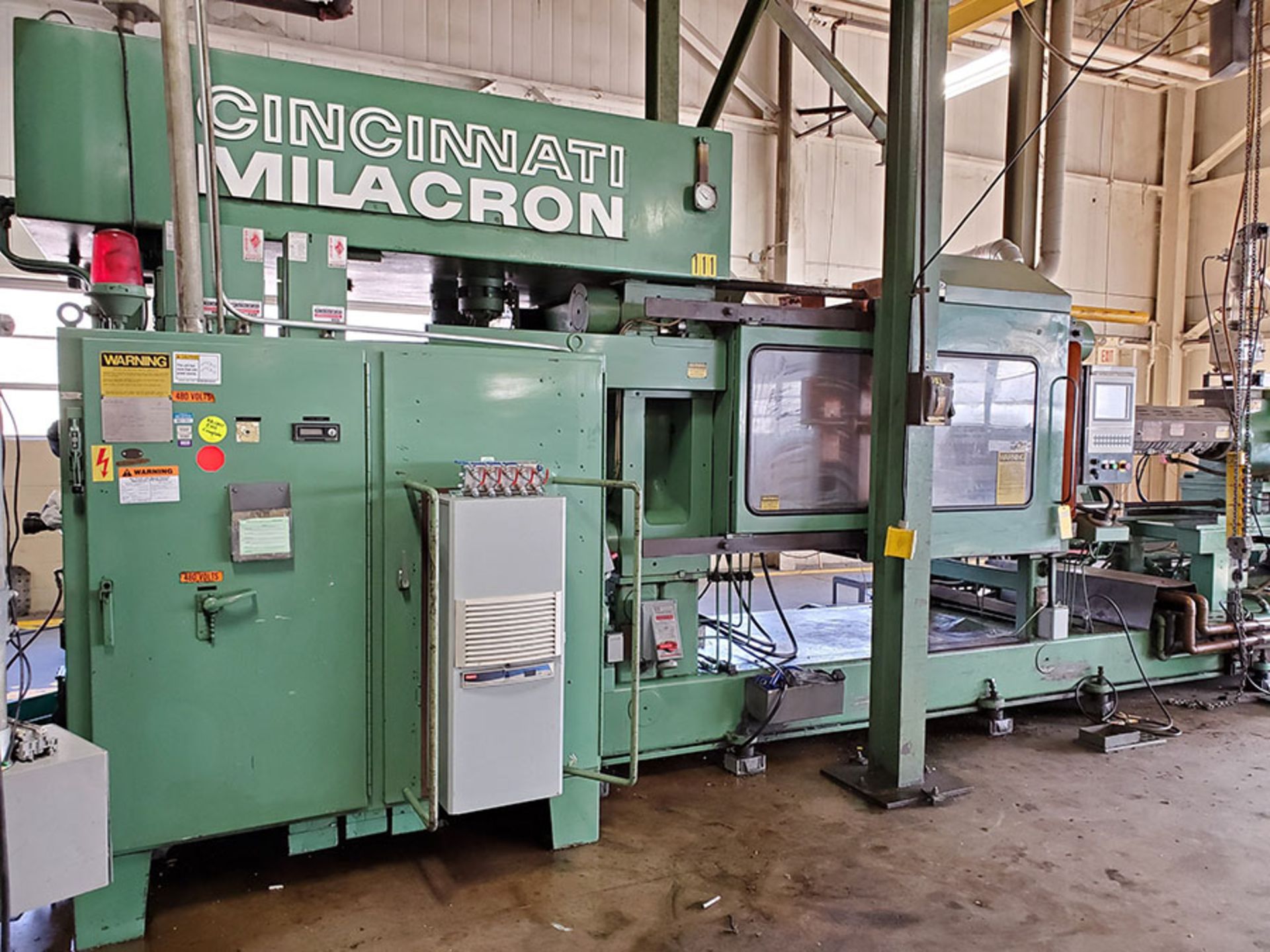 CINCINNATI MILACRON PLASTIC INJECTION MOLDING MACHINE; 500-TON, MODEL 500-70, S/N 4025A21/85-38, - Image 16 of 25