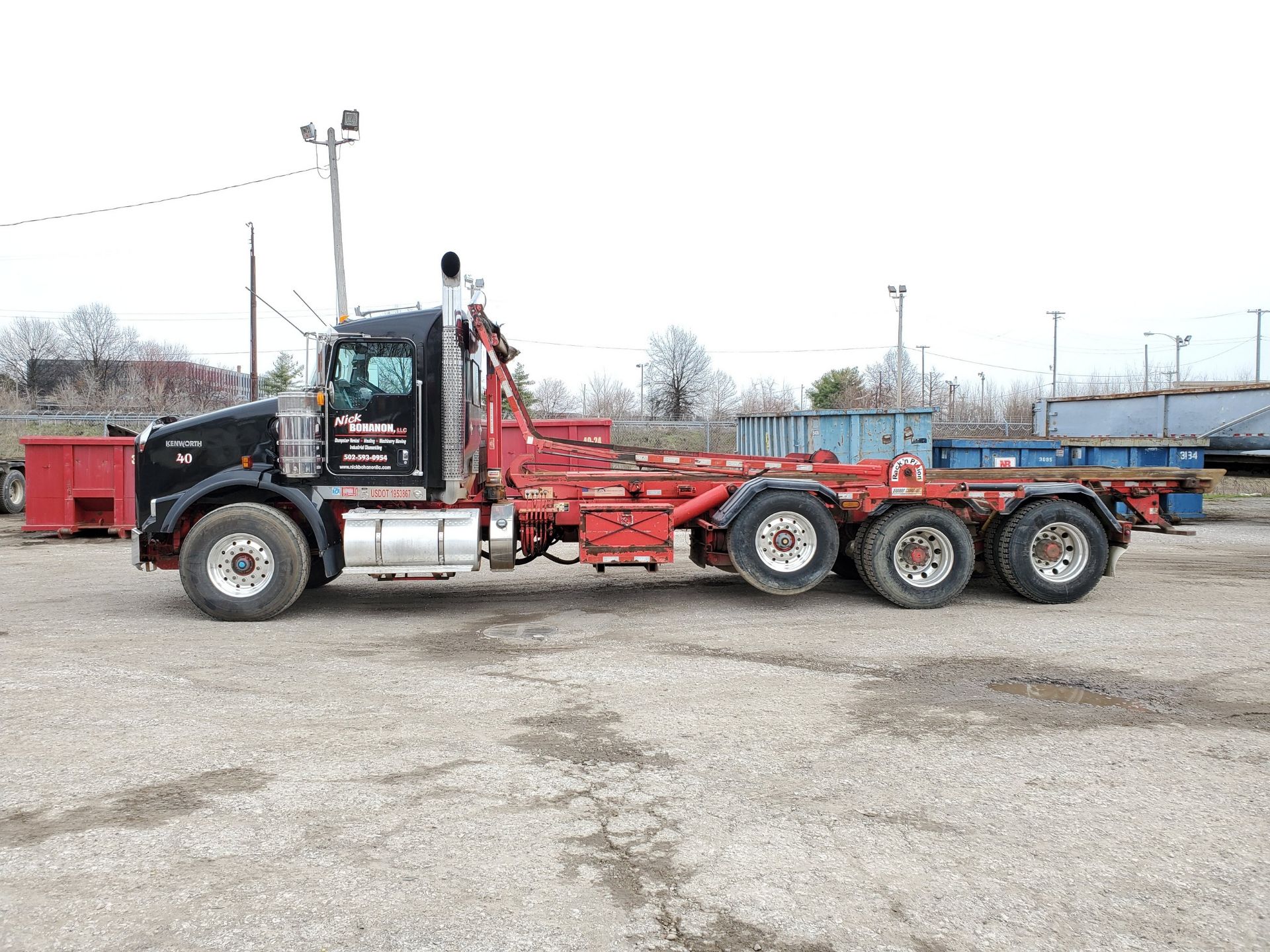 2014 KENWORTH T800 75,000 LB. HOIST & ROLL-OFF TRACTOR, VIN 1NKDX4TX1EJ341596, 258,000 MILES,