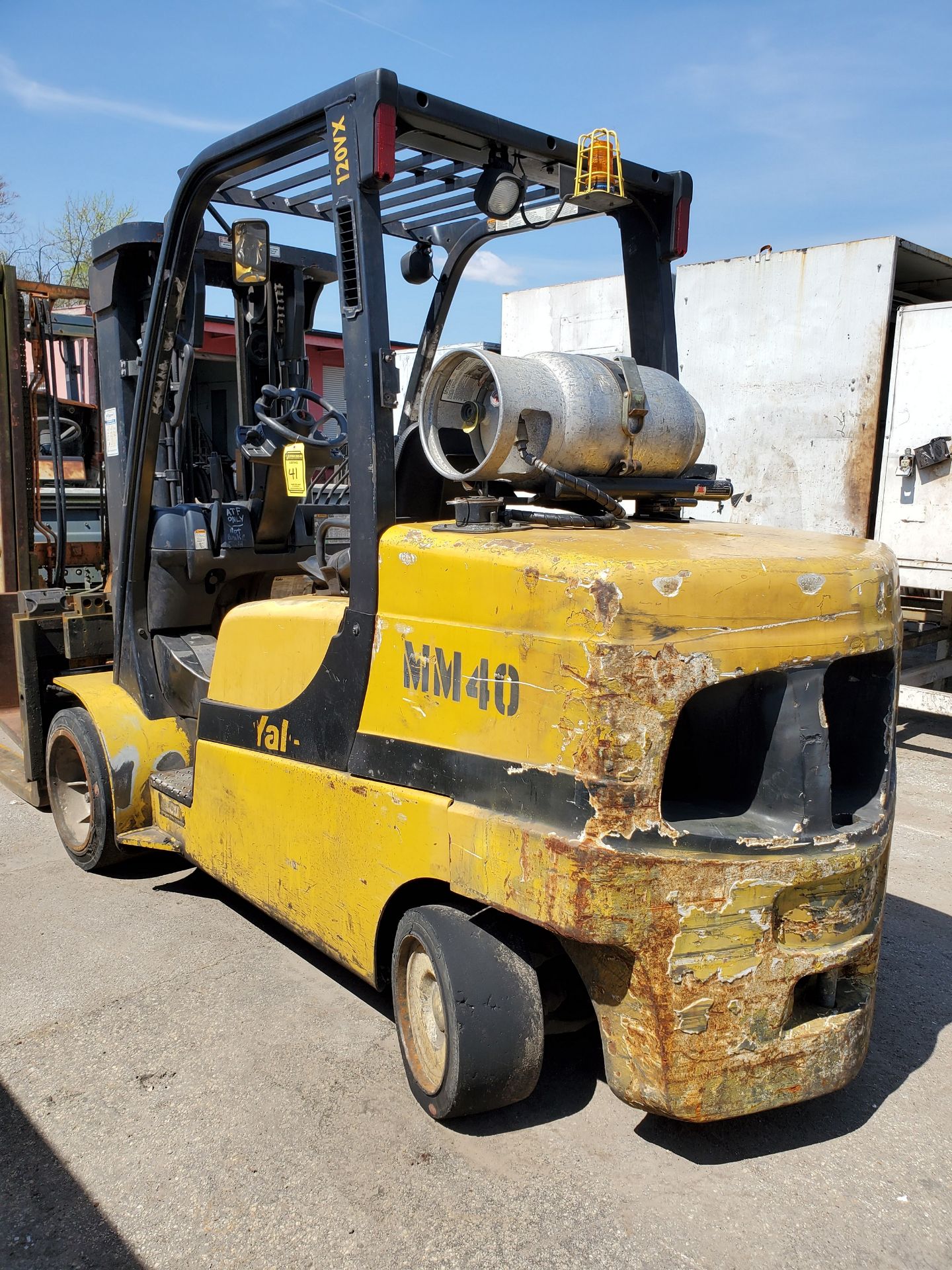 2013 YALE GLC120VX 12,000 LB. CAP. LPG FORKLIFT, 3-STAGE MAST, 163'' MAX LOAD HEIGHT, 42'' FORKS, - Image 6 of 10