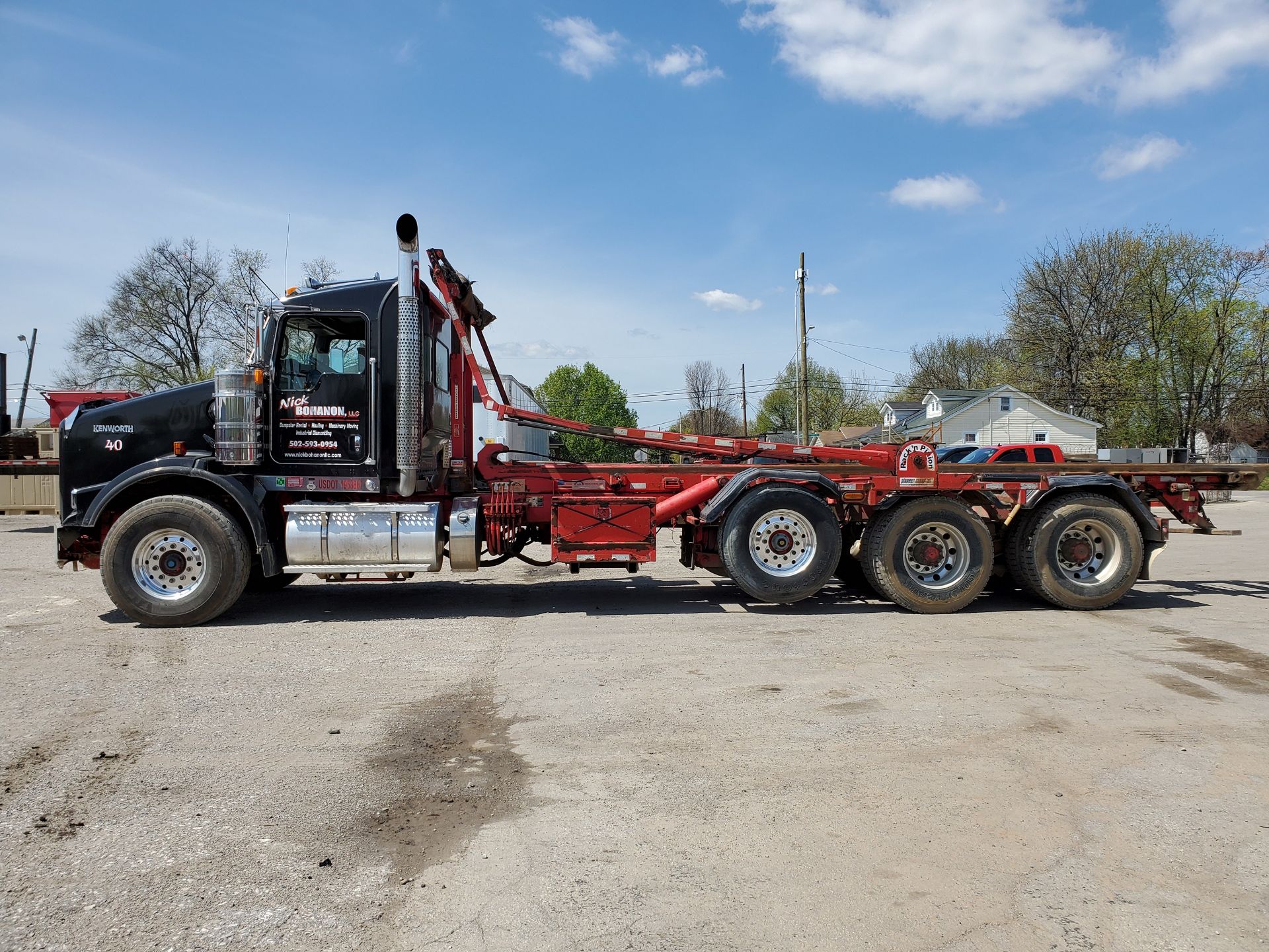 2014 KENWORTH T800 75,000 LB. HOIST & ROLL-OFF TRACTOR, VIN 1NKDX4TX1EJ341596, 258,000 MILES, - Image 5 of 34