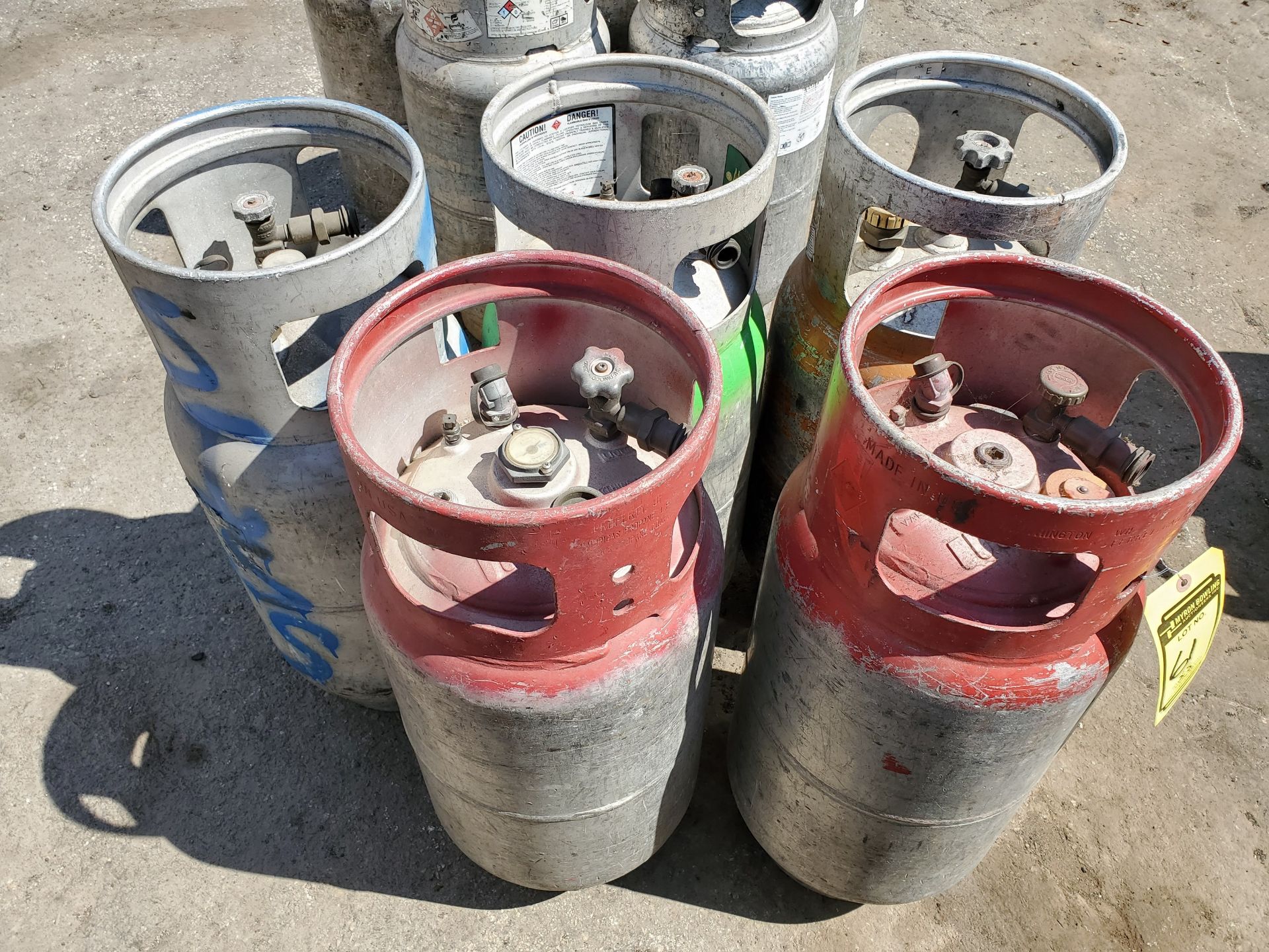 (5) 33# FORKLIFT PROPANE TANKS