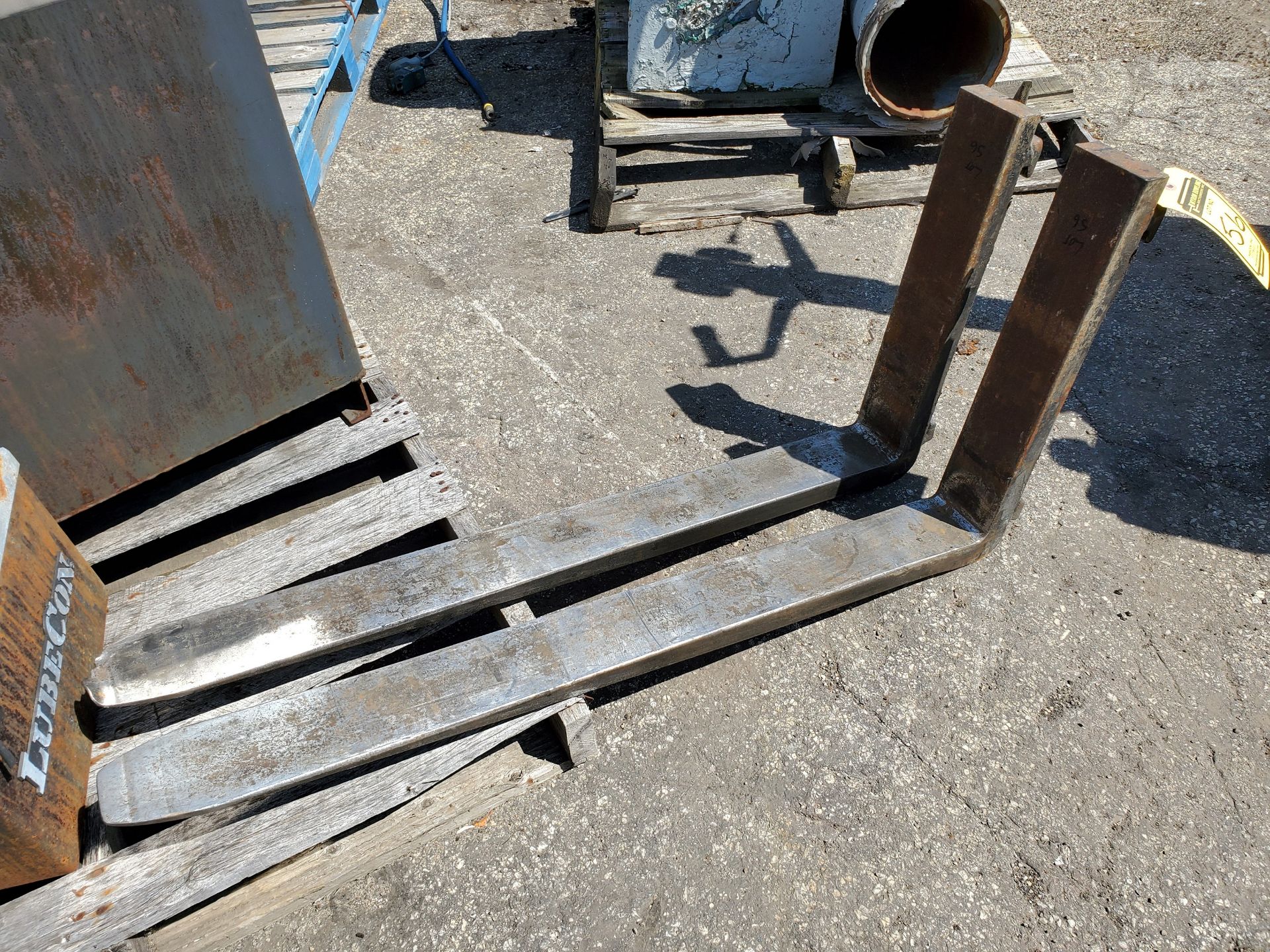 SET OF 42'' FORKS FOR 16'' MAST (CAME OFF OF BT WALK-BEHIND PALLET TRUCK)