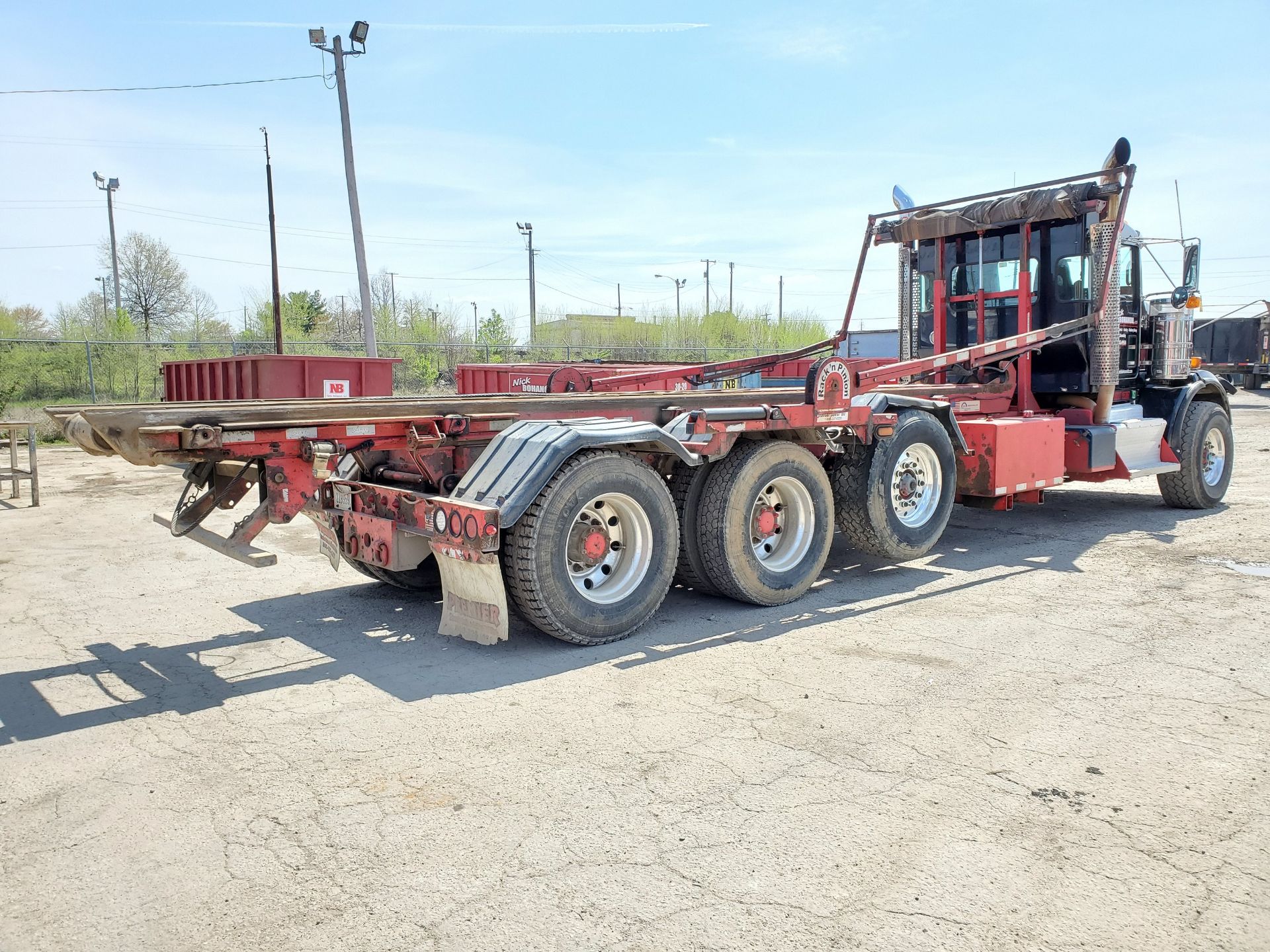 2014 KENWORTH T800 75,000 LB. HOIST & ROLL-OFF TRACTOR, VIN 1NKDX4TX1EJ341596, 258,000 MILES, - Image 14 of 34