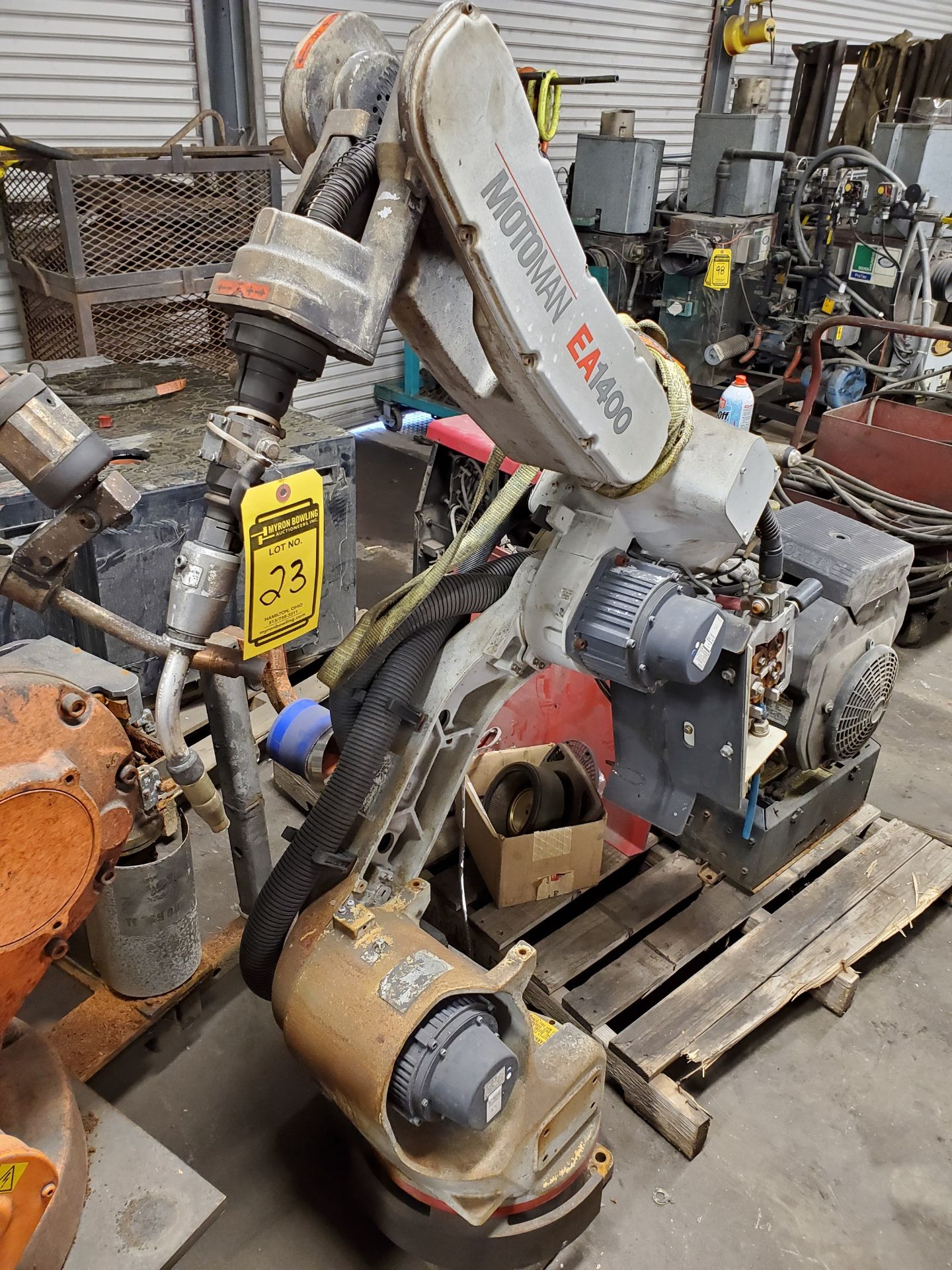 MOTOMAN EA1400 ROBOTIC WELDING ARM W/ MOTOMAN XRC2001 POWER SOURCE, 480/60/3, 24 KVA, S/N 1894 - Image 2 of 13