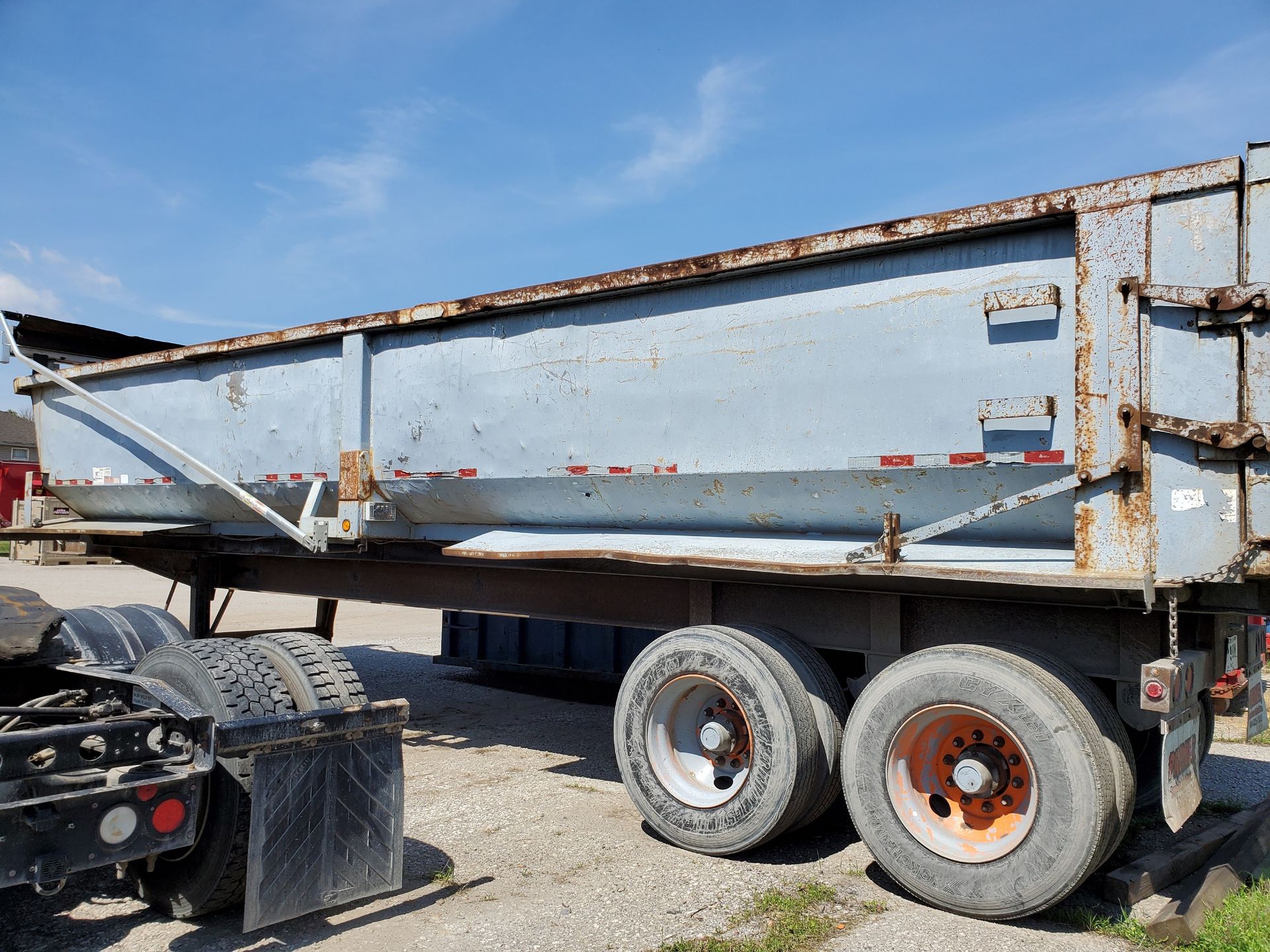 ACE TRUCK BODY CO. GONDOLA DUMP TRAILER, VIN 1A9DS36278A169013, AERO TARP - Image 4 of 11