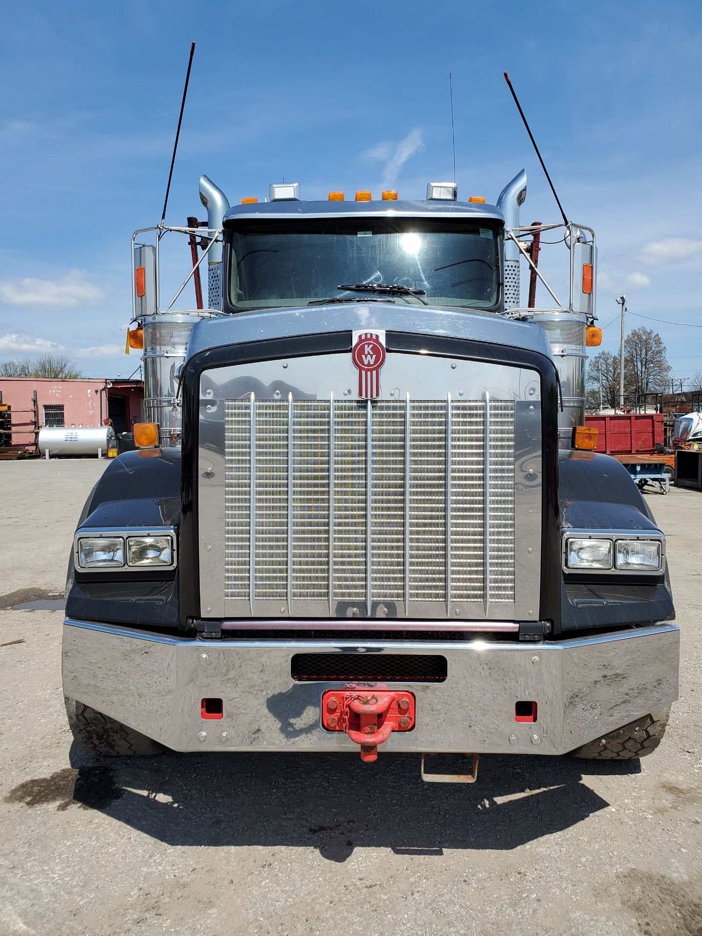 2014 KENWORTH T800 75,000 LB. HOIST & ROLL-OFF TRACTOR, VIN 1NKDX4TX1EJ341596, 258,000 MILES, - Image 9 of 34