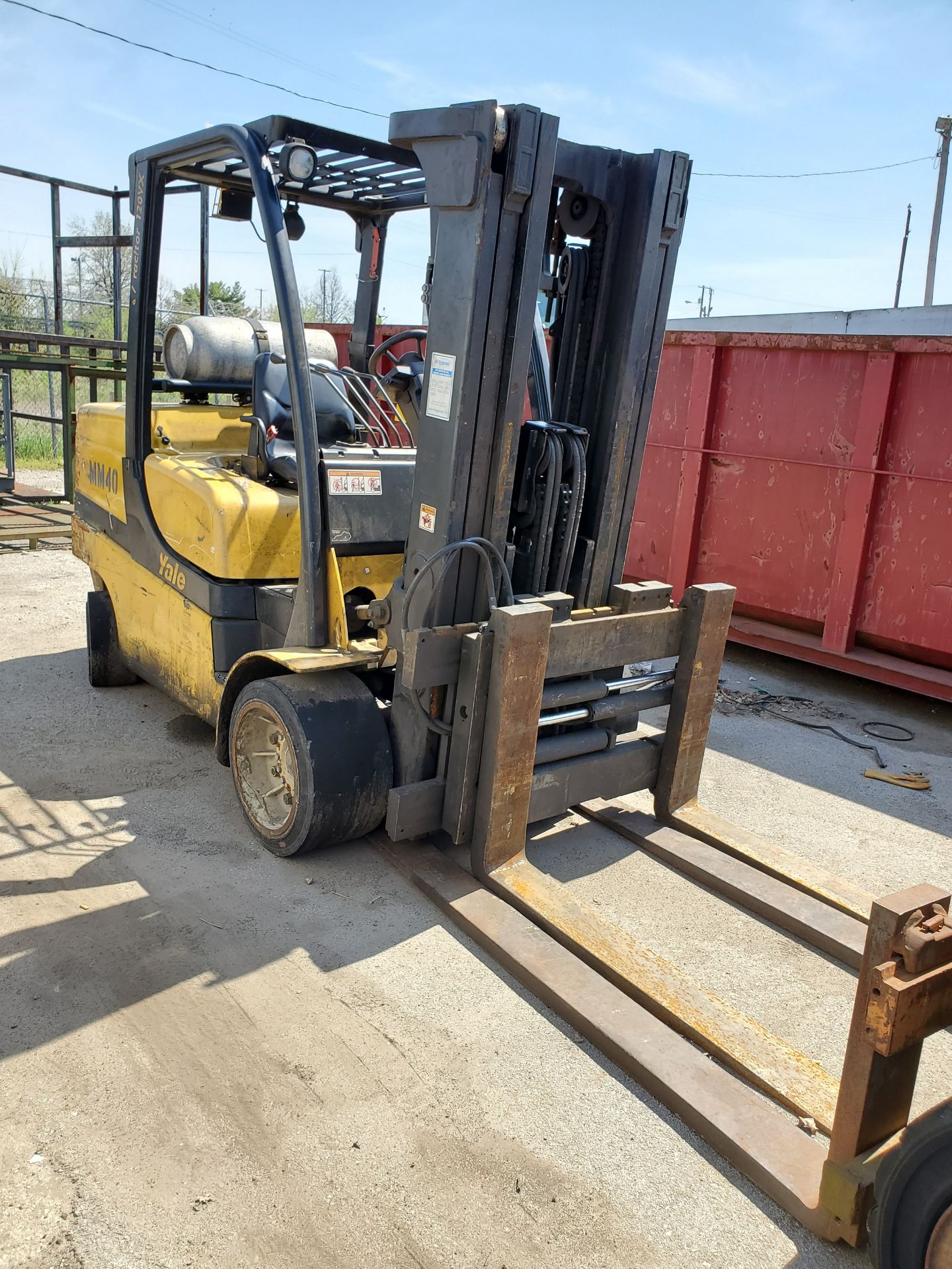 2013 YALE GLC120VX 12,000 LB. CAP. LPG FORKLIFT, 3-STAGE MAST, 163'' MAX LOAD HEIGHT, 42'' FORKS,