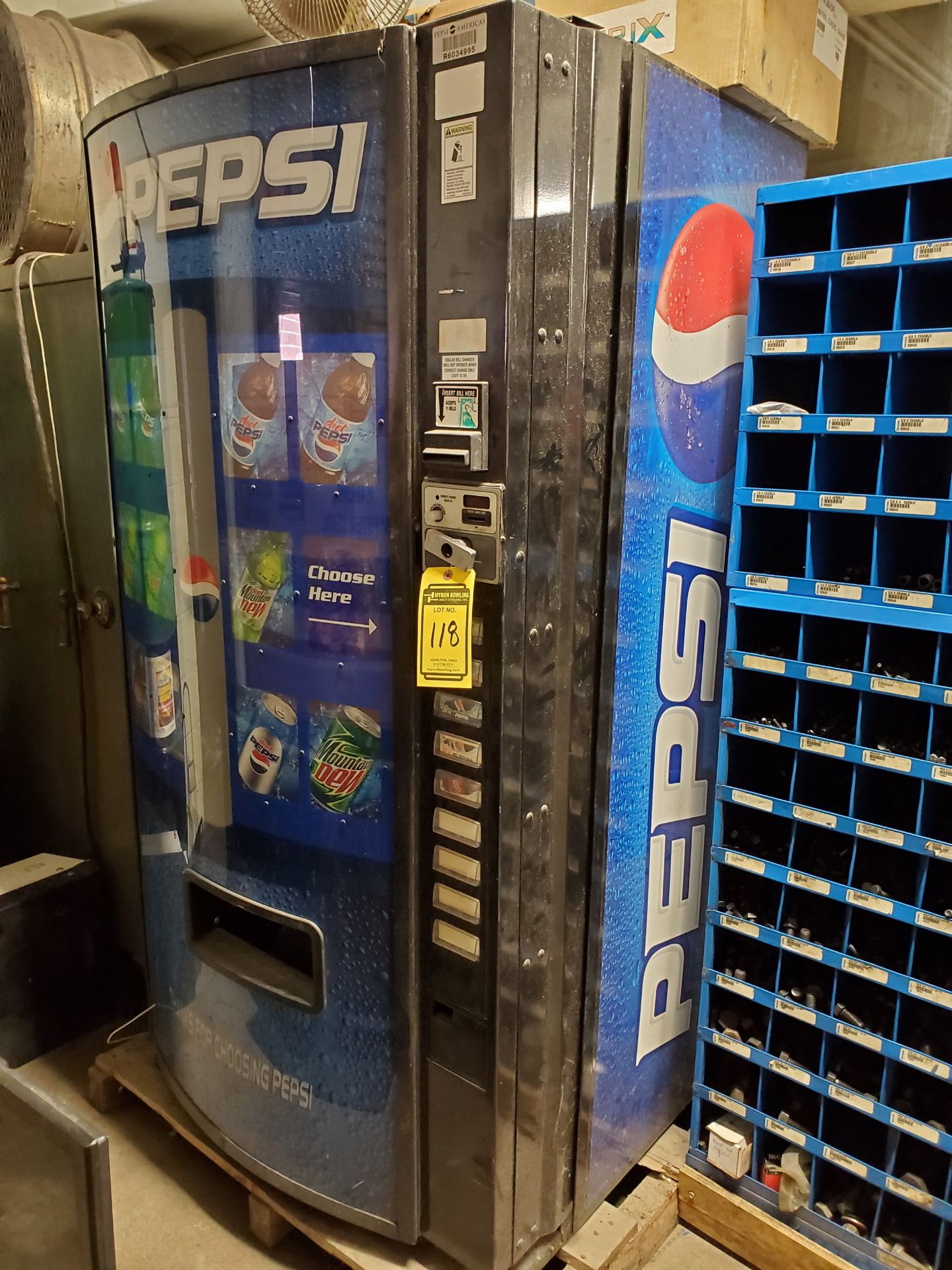 PEPSI MACHINE, S/N R6034995