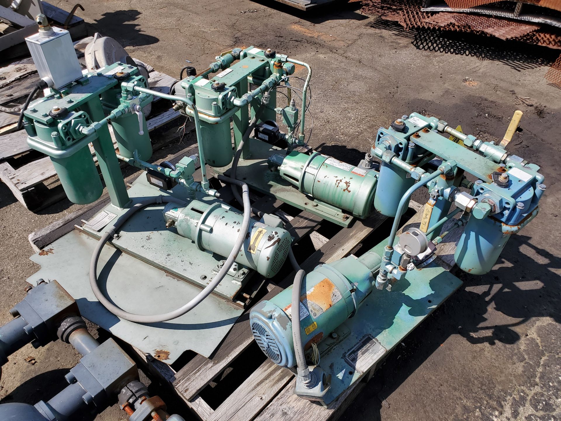 PALLET W/ (3) HALLOCK HYDRAULIC LUBRICATING PUMP UNITS, ALL W/ 1 HP MOTORS, MODEL S92618, S94266 & - Image 3 of 6