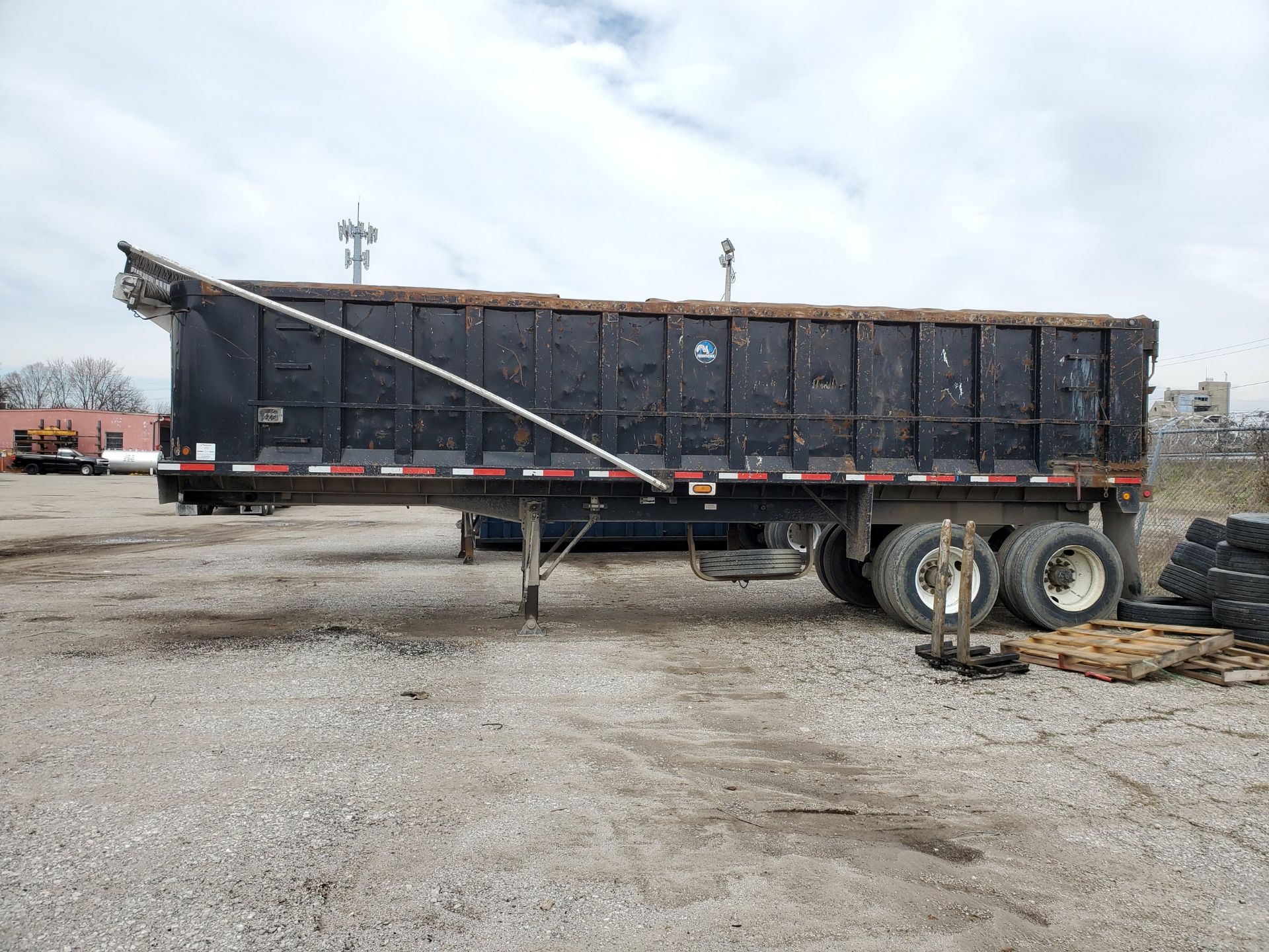 (2007) MONTONE DUMP TRAILER, 75,000 GVWR, MODEL SD30606060, VIN 1M9SD302076567143 - Image 6 of 13