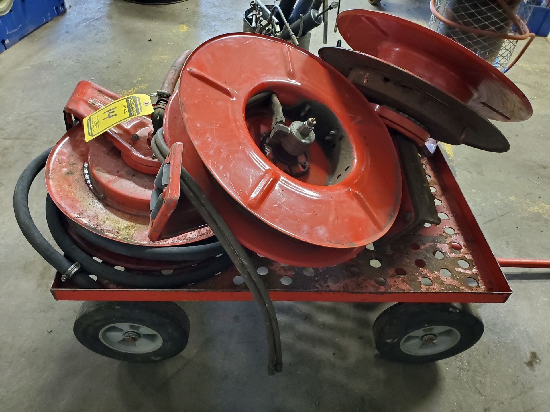 (3) HOSE REELS & LITTLE GIANT UTILITY CART - Image 4 of 5