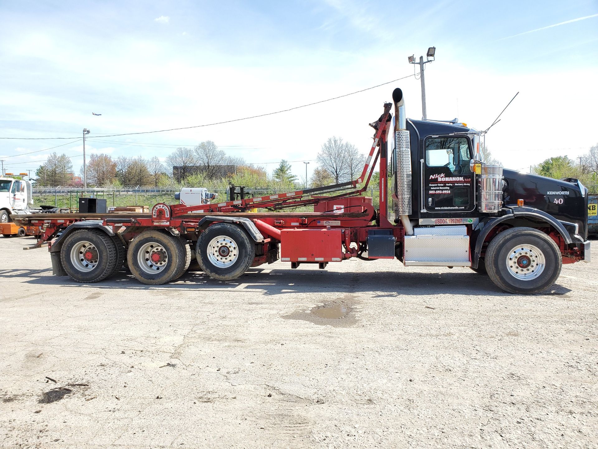 2014 KENWORTH T800 75,000 LB. HOIST & ROLL-OFF TRACTOR, VIN 1NKDX4TX1EJ341596, 258,000 MILES, - Image 13 of 34