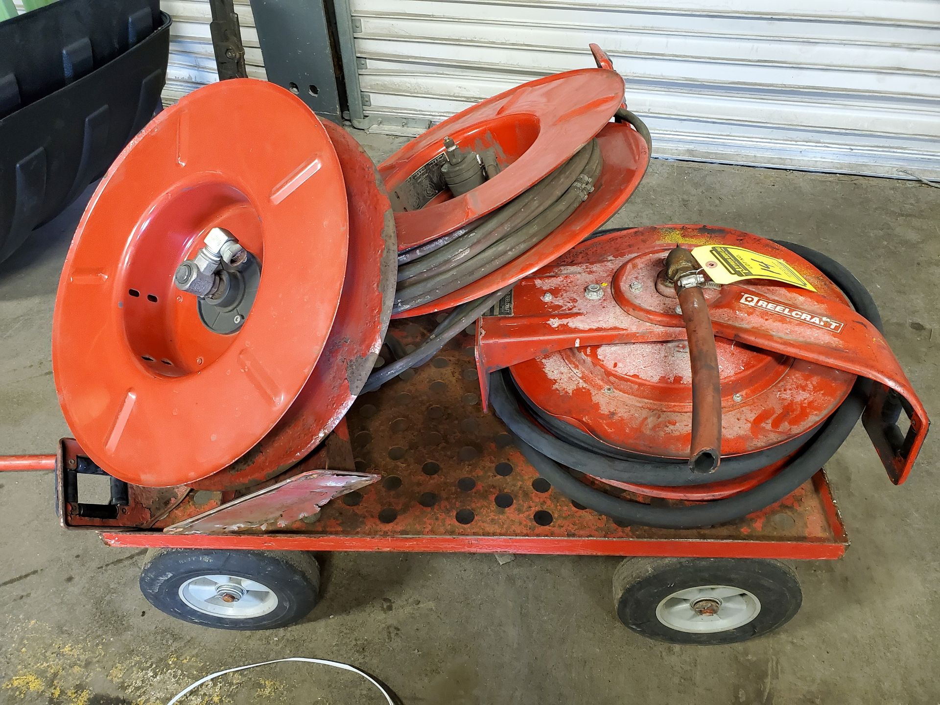 (3) HOSE REELS & LITTLE GIANT UTILITY CART