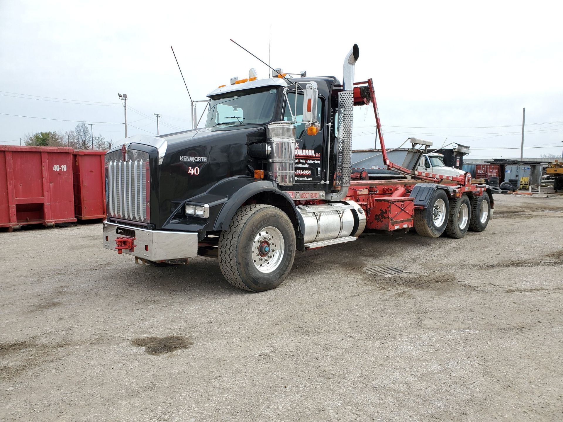 2014 KENWORTH T800 75,000 LB. HOIST & ROLL-OFF TRACTOR, VIN 1NKDX4TX1EJ341596, 258,000 MILES, - Image 16 of 34