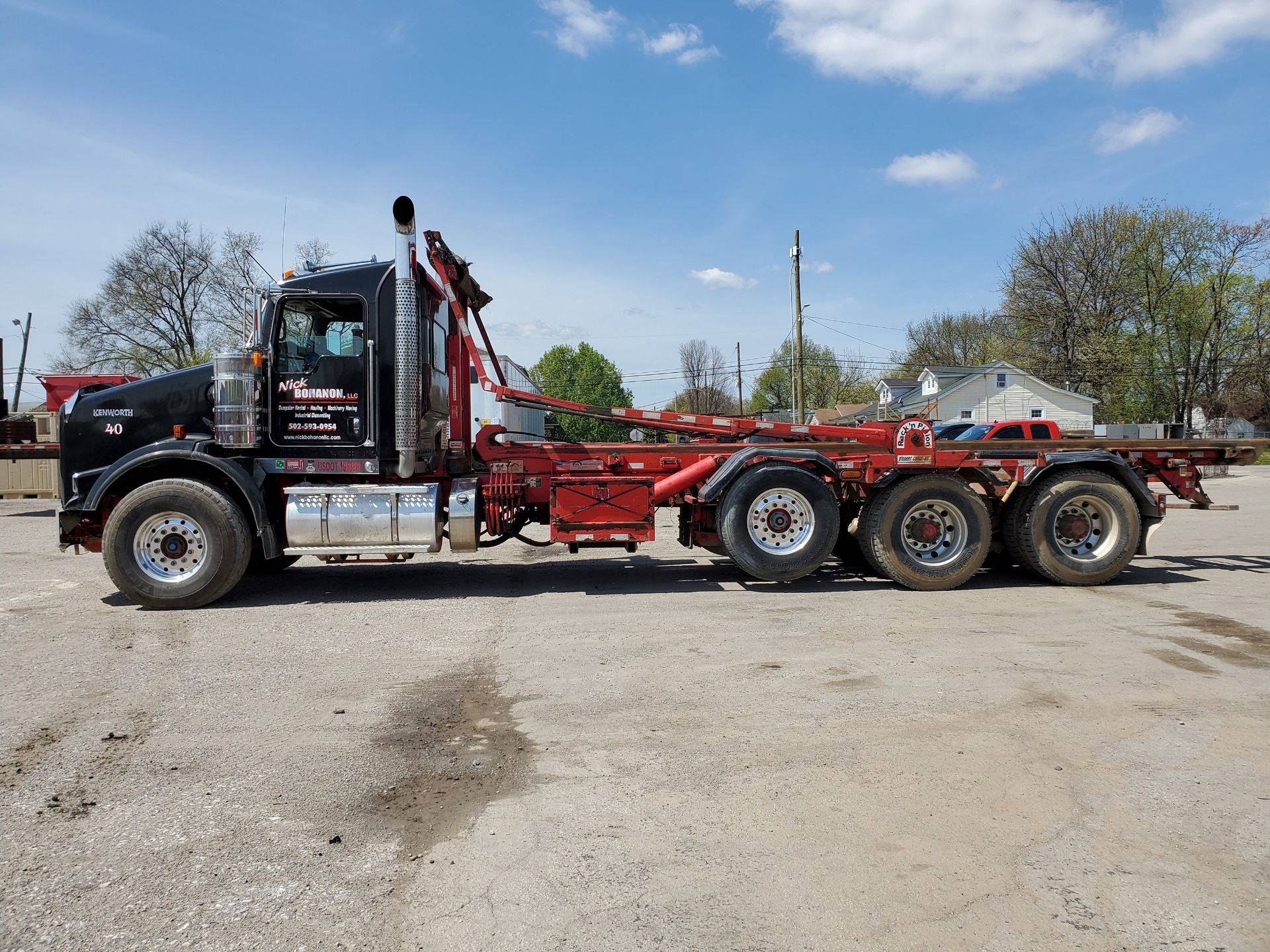 2014 KENWORTH T800 75,000 LB. HOIST & ROLL-OFF TRACTOR, VIN 1NKDX4TX1EJ341596, 258,000 MILES, - Image 4 of 34