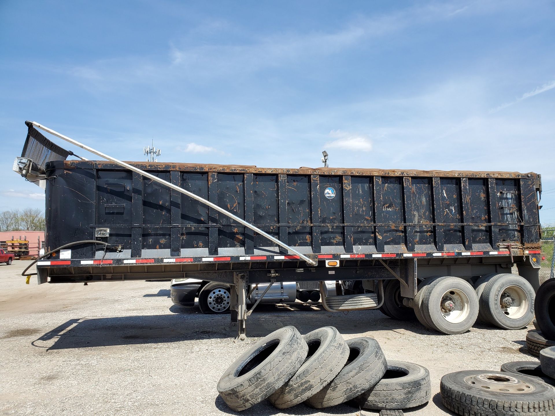 (2007) MONTONE DUMP TRAILER, 75,000 GVWR, MODEL SD30606060, VIN 1M9SD302076567143 - Image 4 of 13