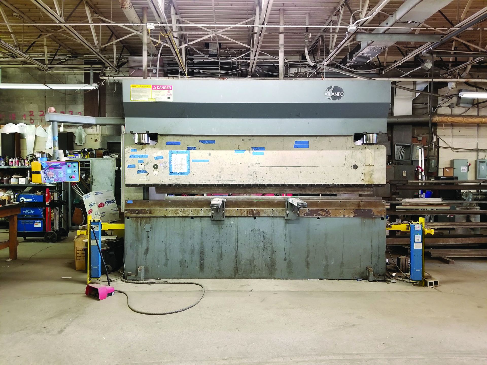 ATLANTIC HYDRAULIC CNC PRESS BRAKE; MODEL HDE-225-10, 12' BED, S/N 90440