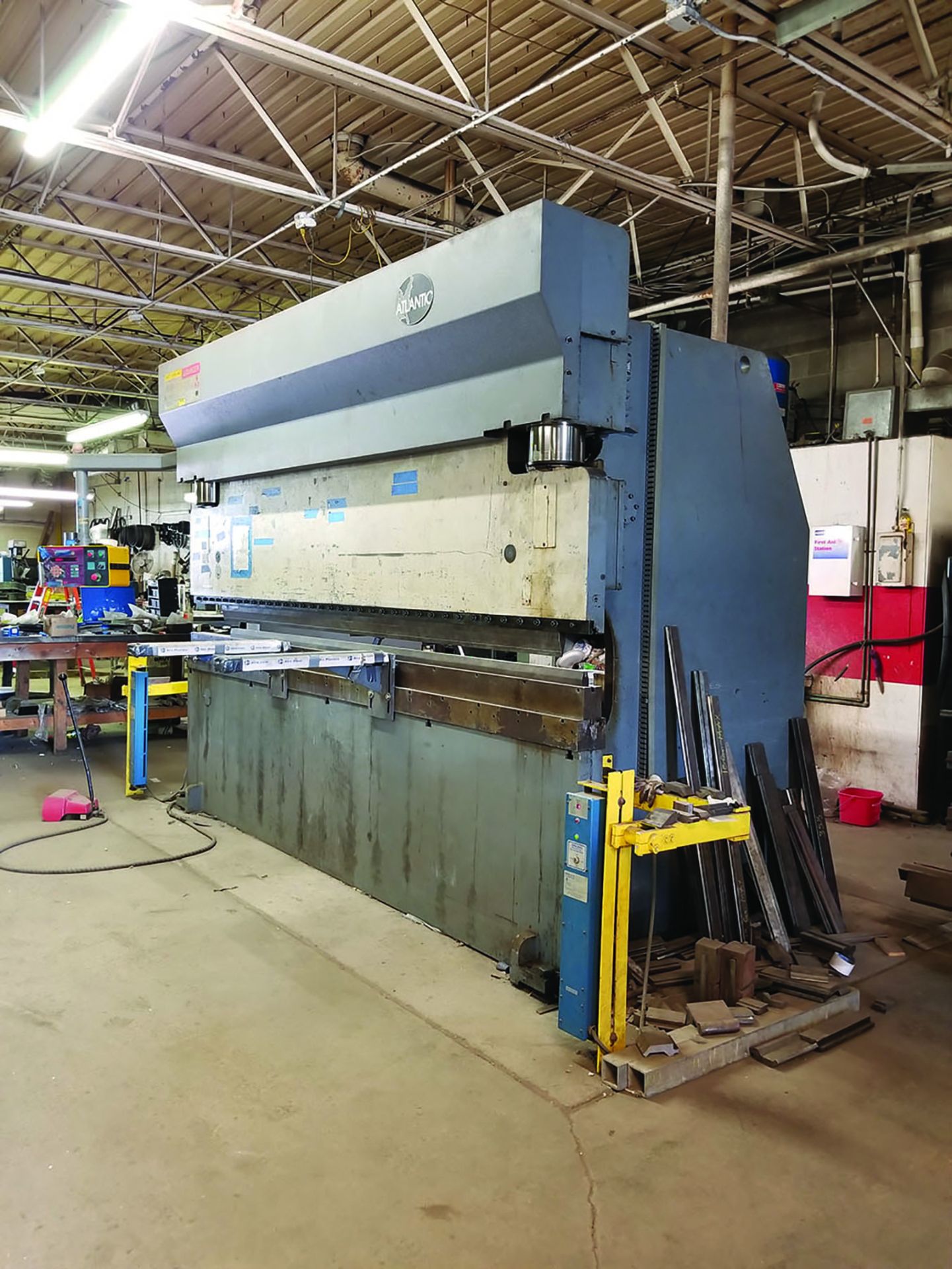 ATLANTIC HYDRAULIC CNC PRESS BRAKE; MODEL HDE-225-10, 12' BED, S/N 90440 - Image 2 of 6