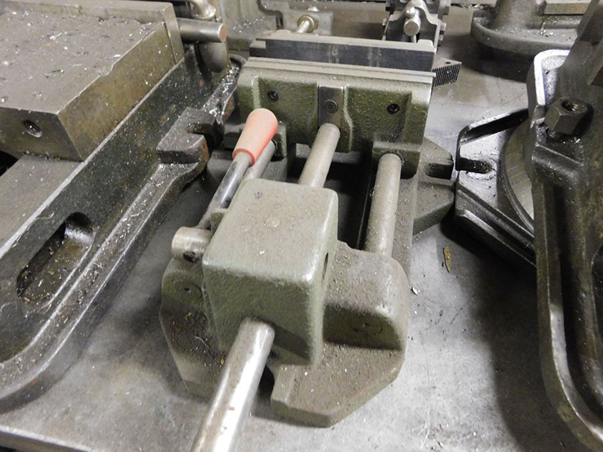 MACHINE VISE