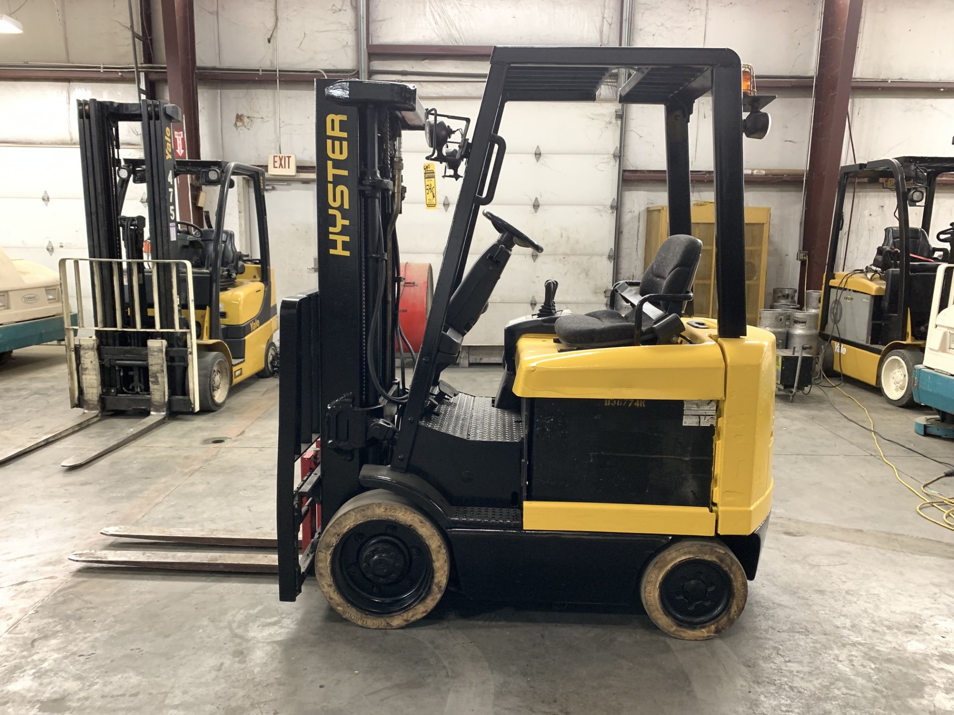 LOCATED 2647 MORHGAN LANE* 2007 HYSTER 5,000 LB CAP FORKLIFT, MOD: E50Z, 36V, SOLID TIRES, SIDEHSIFT