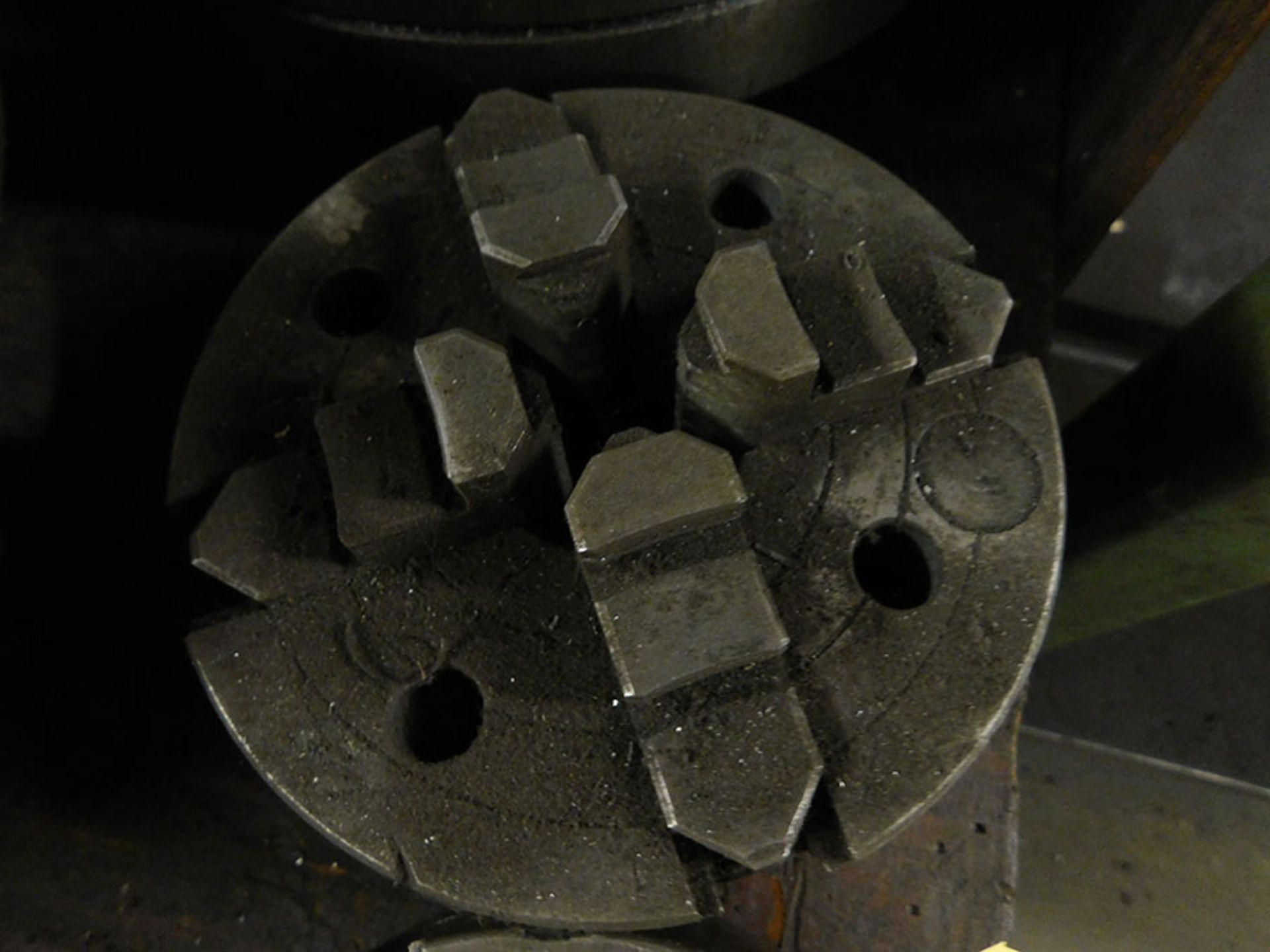 4-JAW CHUCK