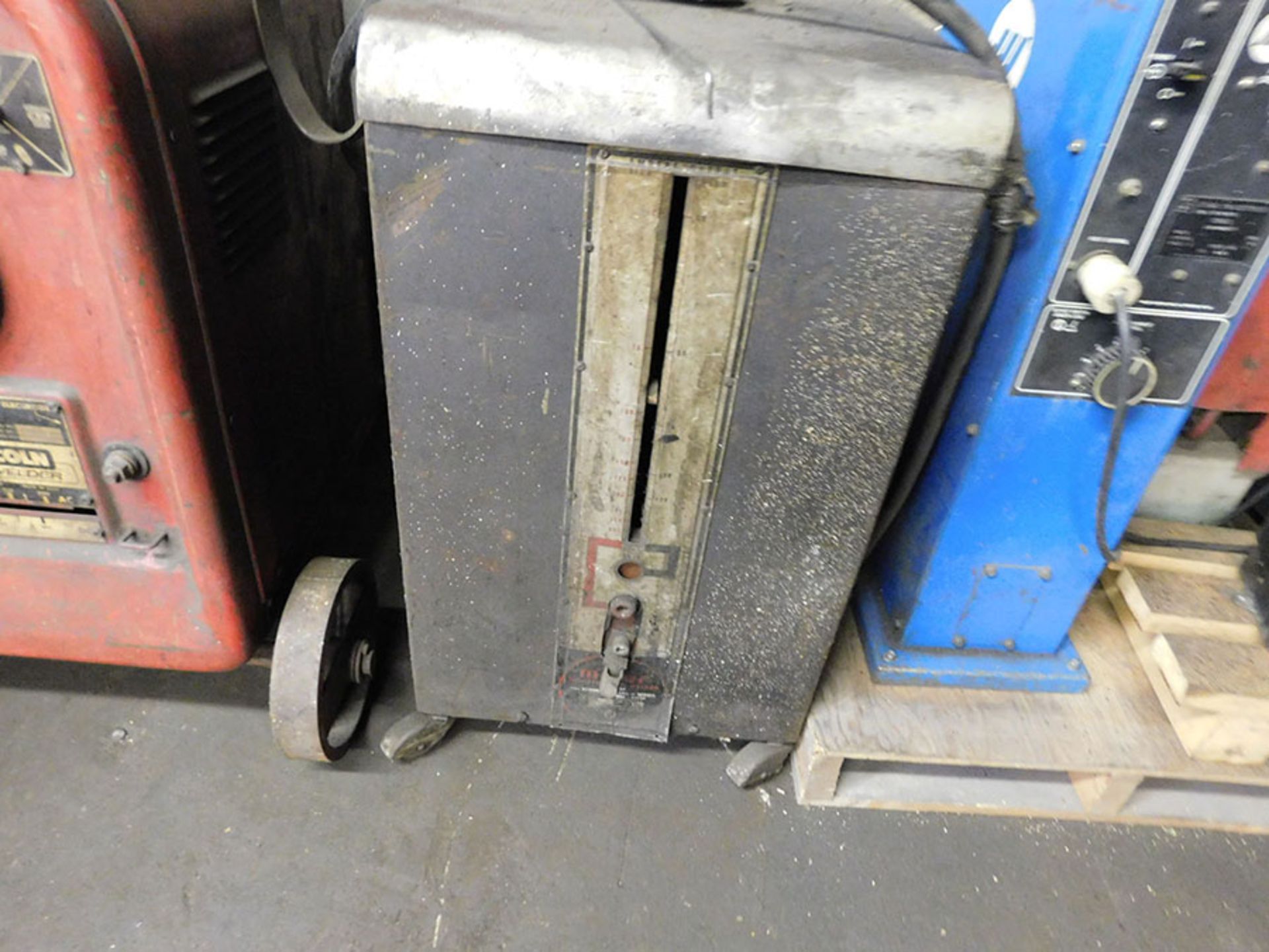 MILLER ARC WELDER; MODEL 88, S/N 223855, WELDING RANGE 20-300, 220 VOLT - Image 2 of 2