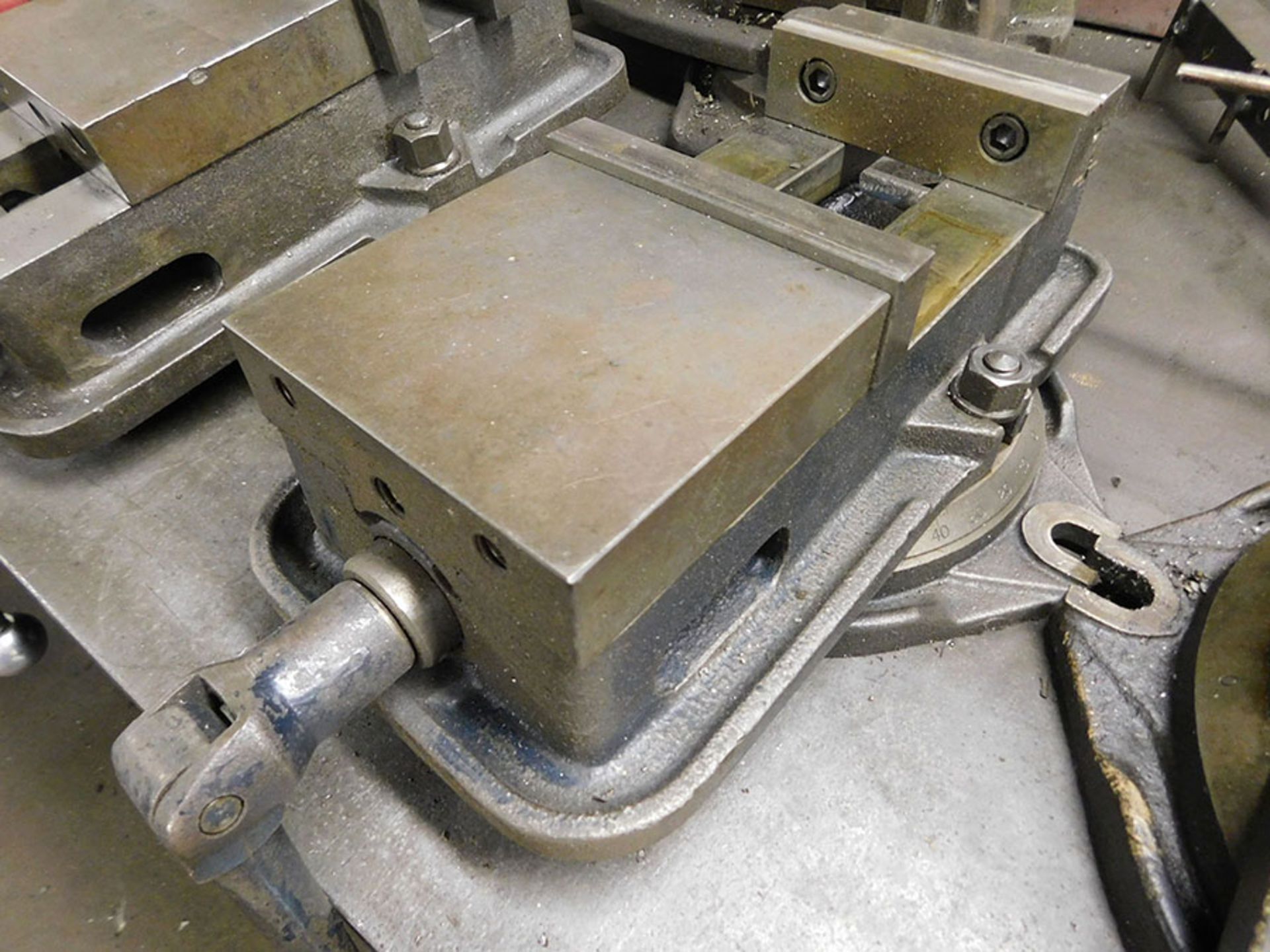 MACHINE VISE