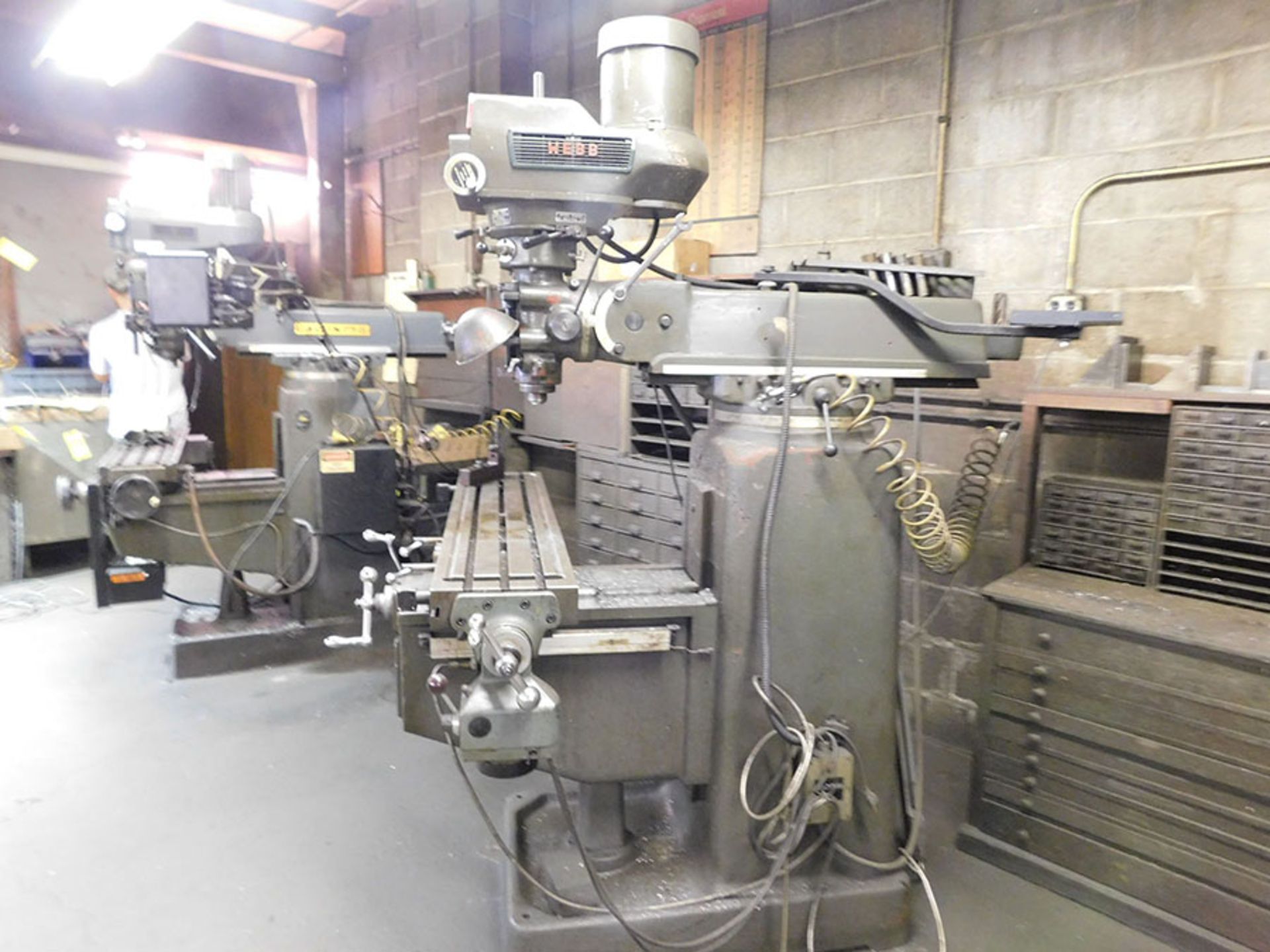 WEBB VERTICAL MILL TRITEK MACHINE #771100, MODEL 3VK, TABLE SIZE 9' X 42'', T-SLOTS, TABLE TRAVEL - Image 3 of 5