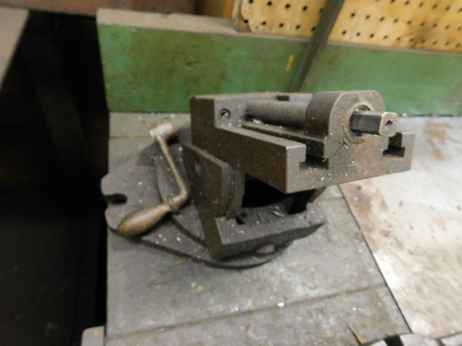 SWIVEL VISE