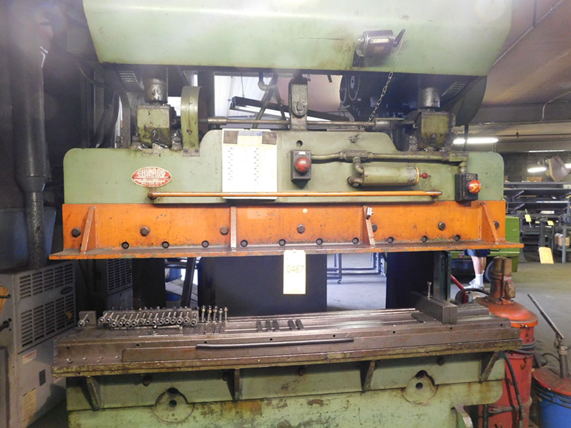 CHICAGO PRESS BRAKE; SIZE 4A6SP, S/N L-9034, 12-GA, 6'' BED, AIR CLUTCH - Image 3 of 4