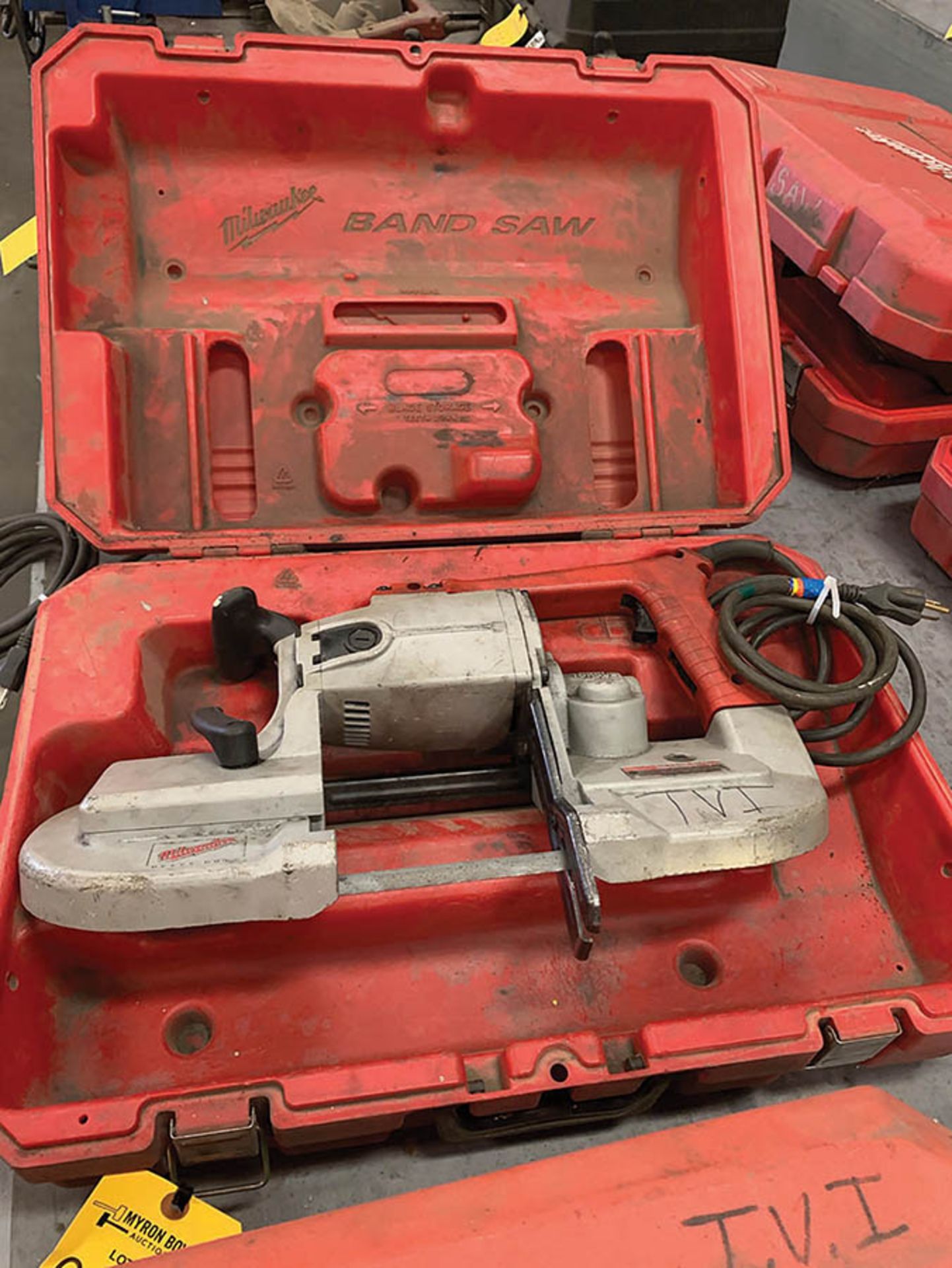 MILWAUKEE PORTABLE BANDSAW