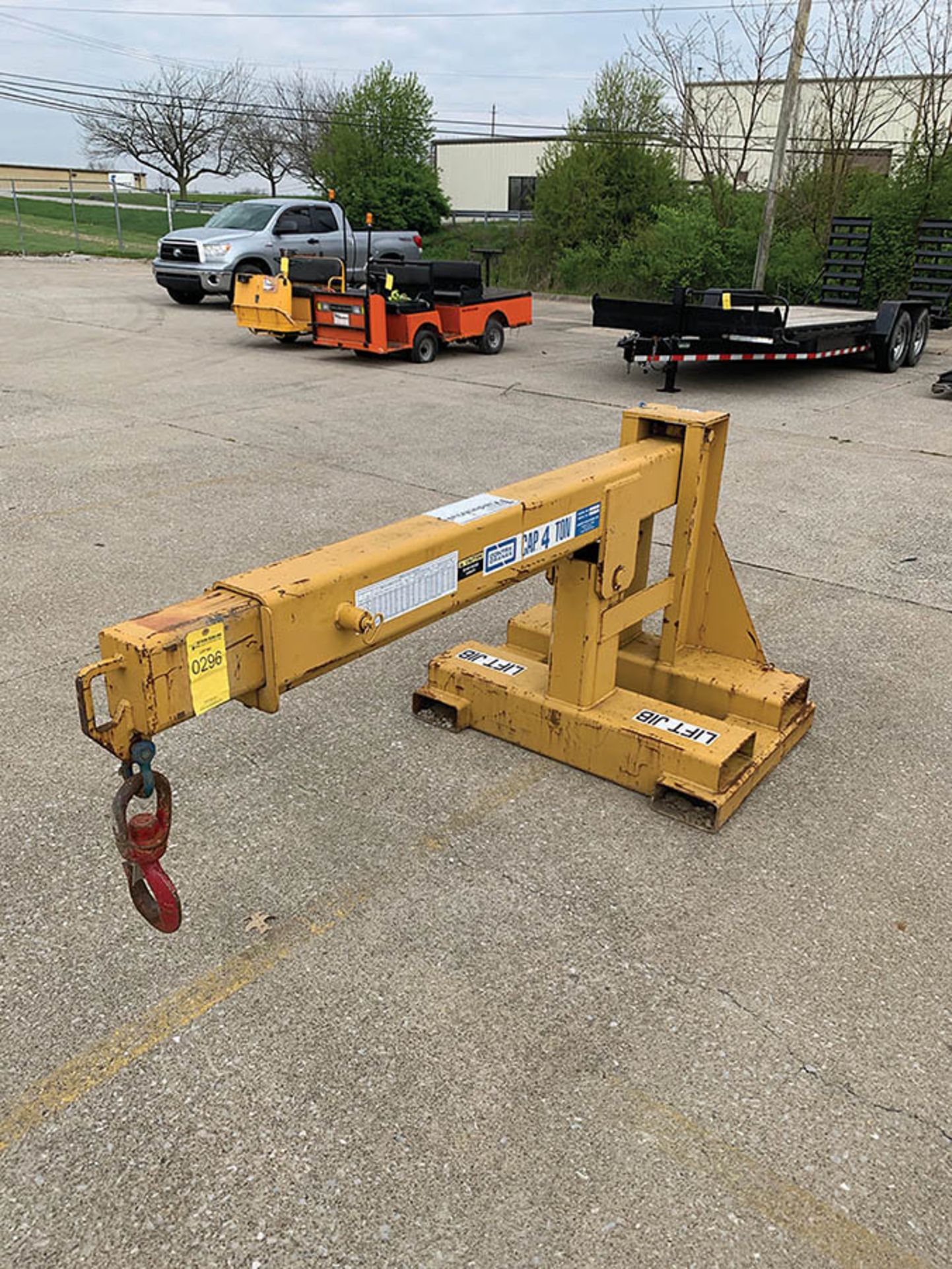 CONTRX CRANES 4-TON EXTENDABLE FORKLIFT BOOM