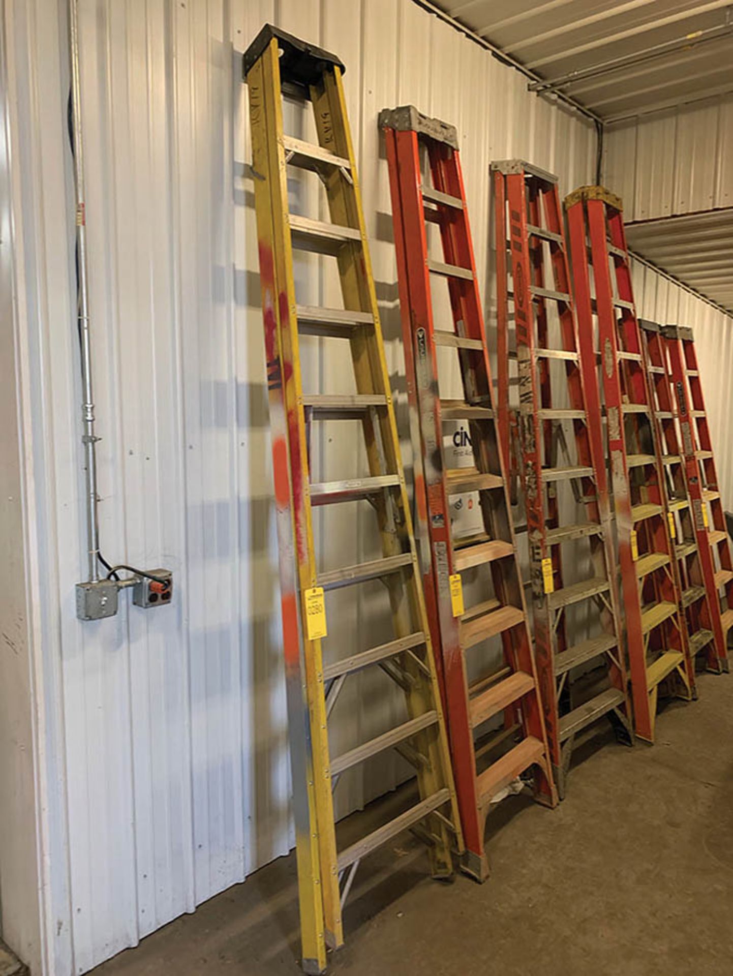 WERNER 10' STEP LADDER